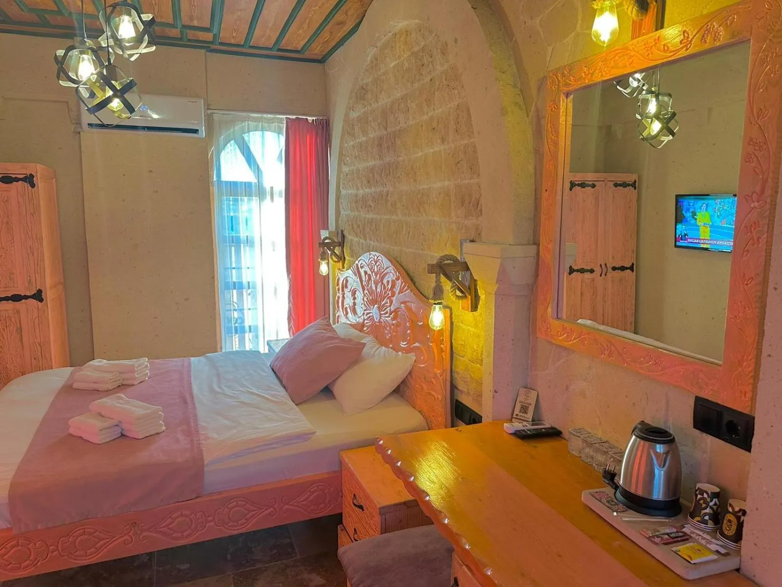 Bed in Gemosa Cappadocia Hotel