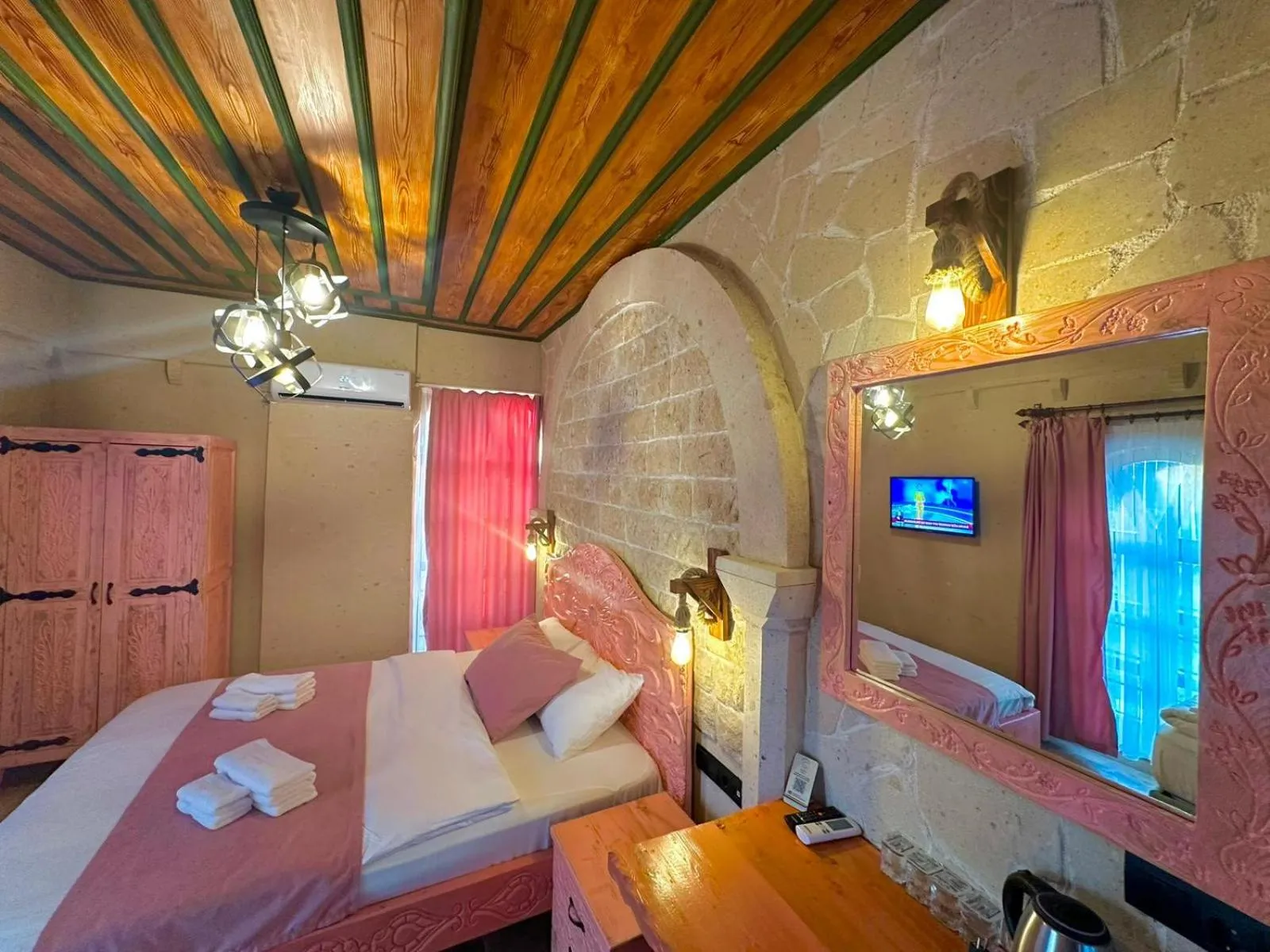 Bed in Gemosa Cappadocia Hotel