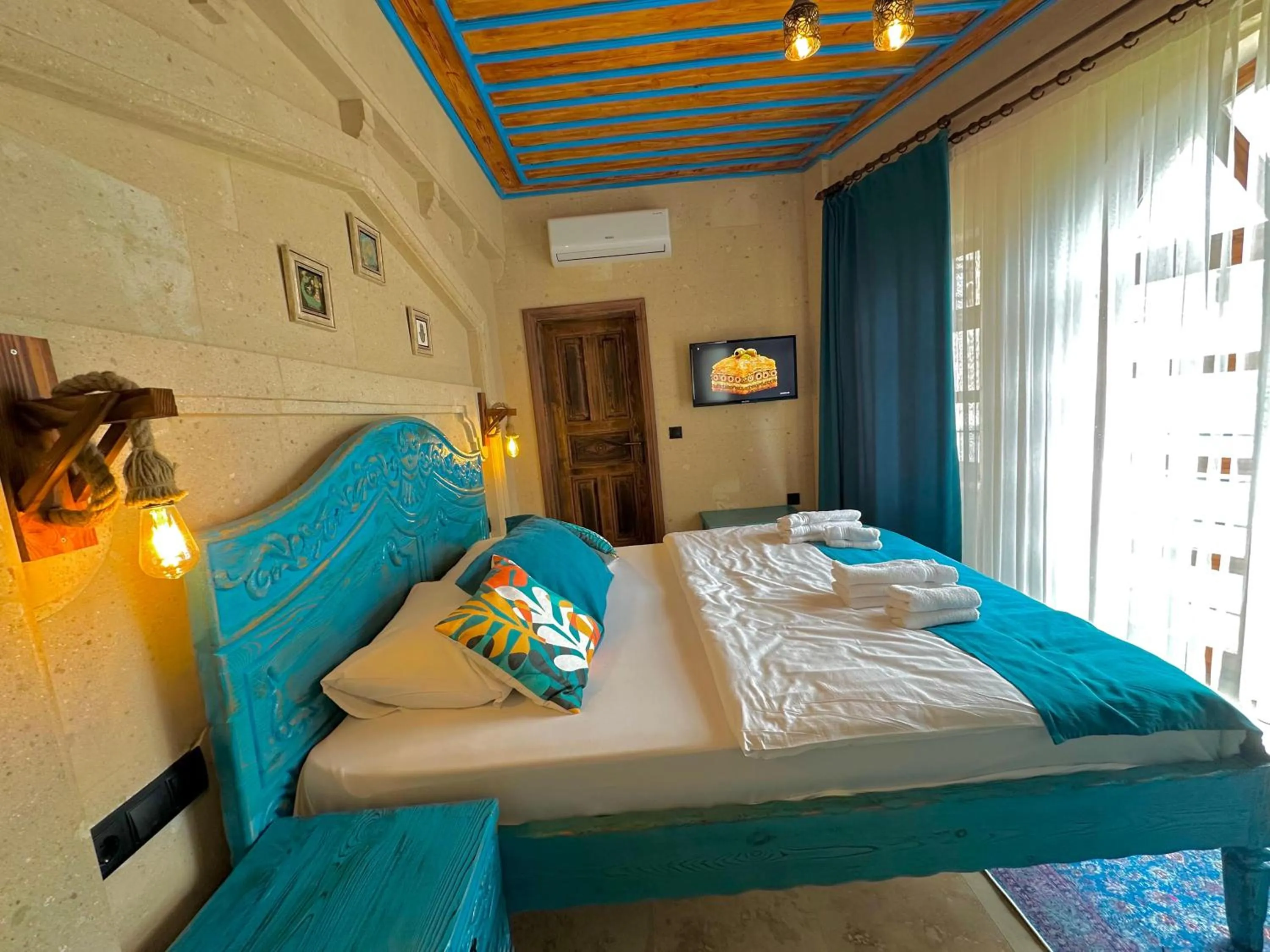 Bed in Gemosa Cappadocia Hotel