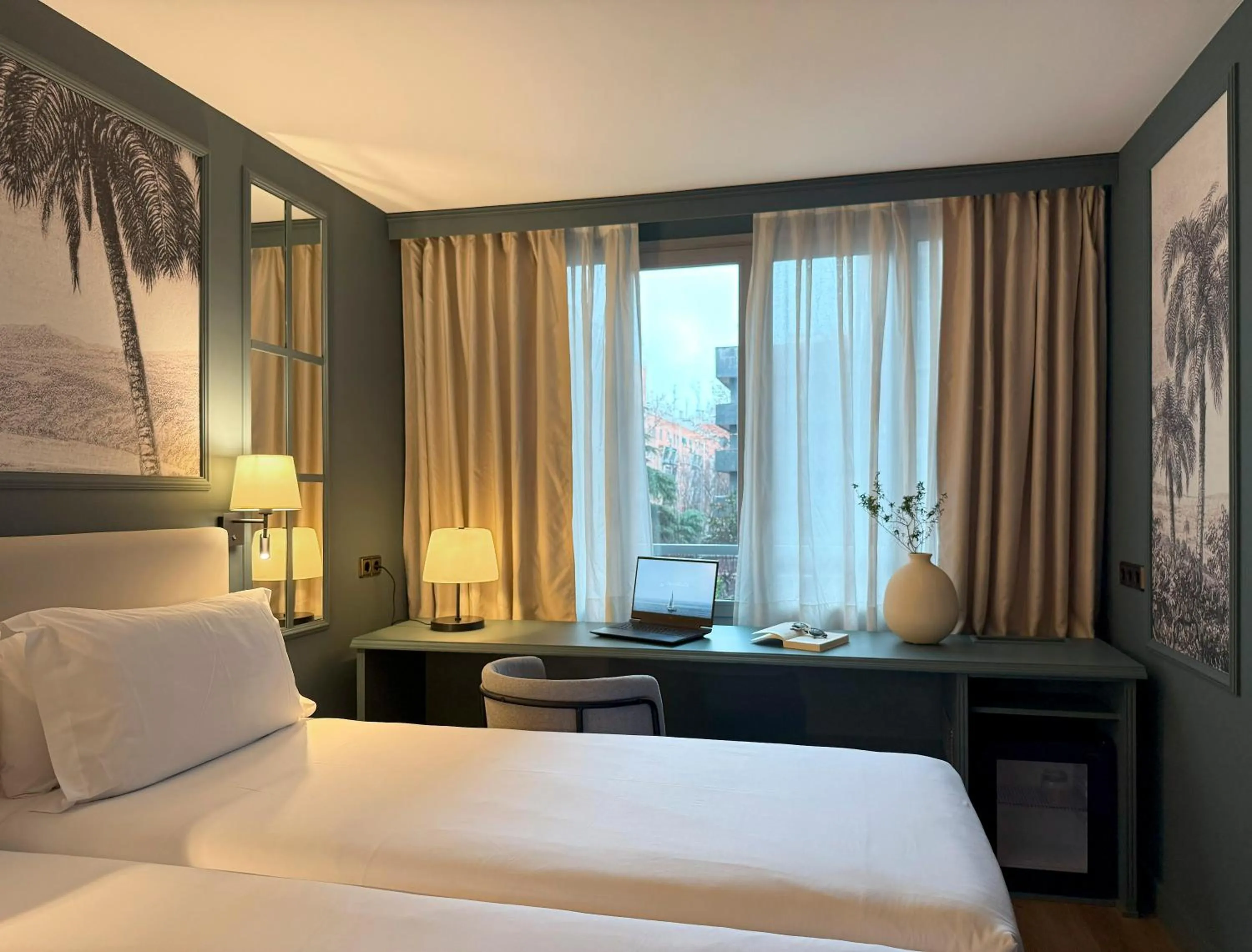 Photo of the whole room, Bed in Luze Castellana