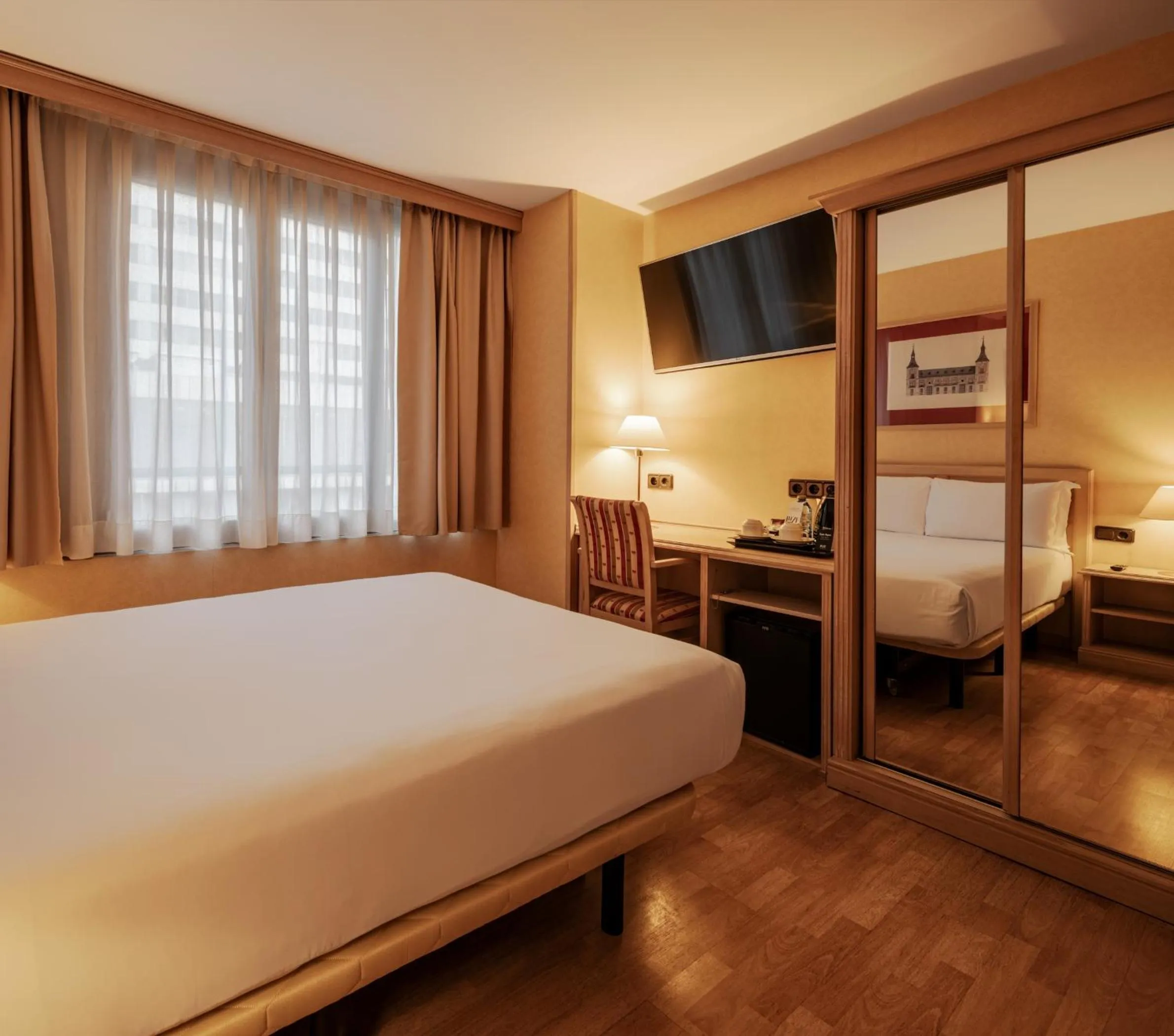 Photo of the whole room, Bed in Luze Castellana