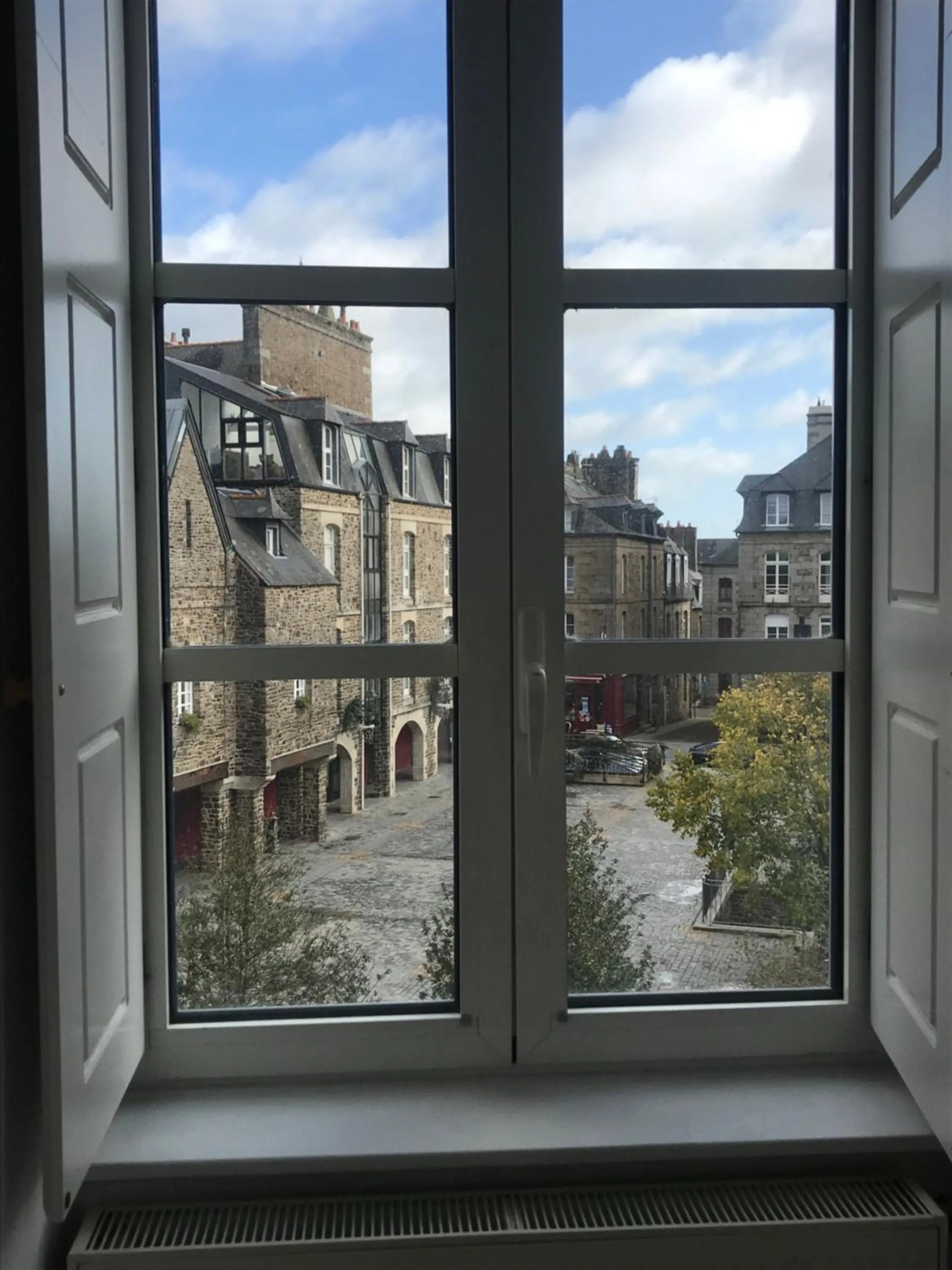 City view in Mercier de Montigny - Les Chambres du Beffroi - SPA et Massage