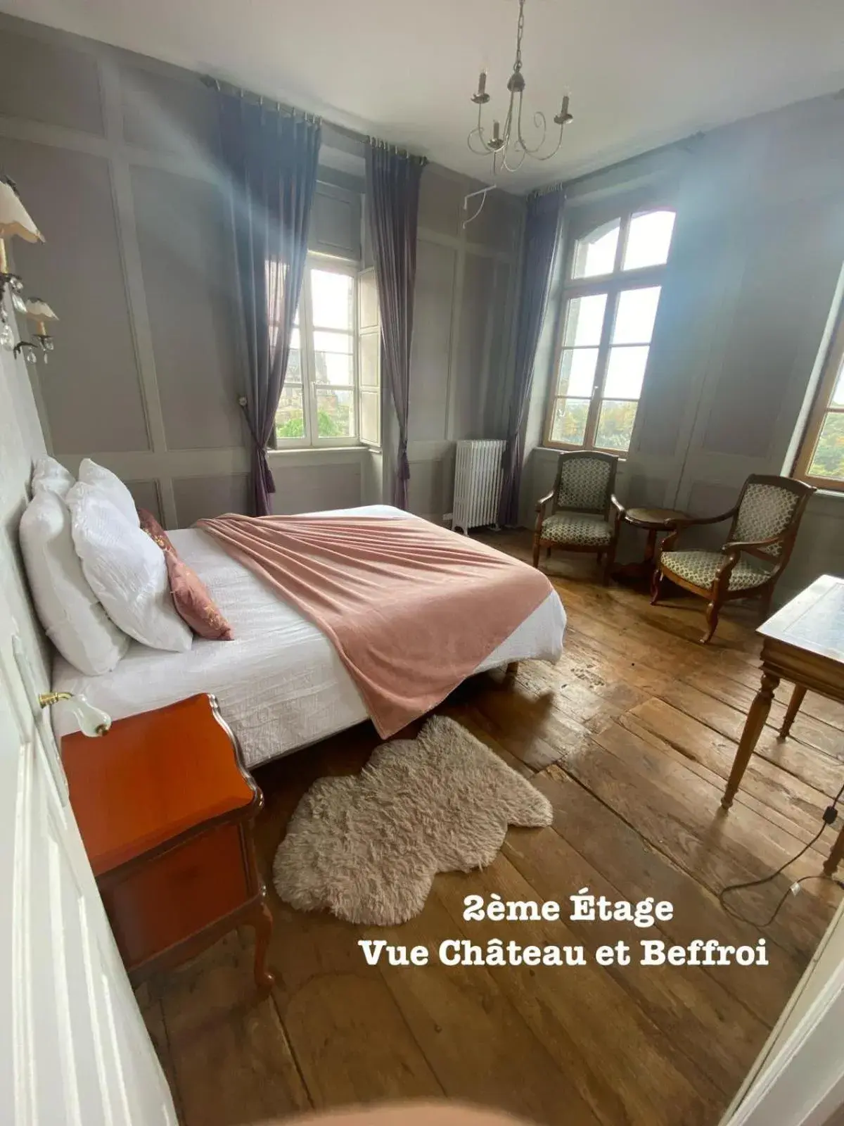 King Room with Two King Beds in Mercier de Montigny - Les Chambres du Beffroi - SPA et Massage King Room with Two King Beds in Mercier de Montigny - Les Chambres du Beffroi - SPA et Massage