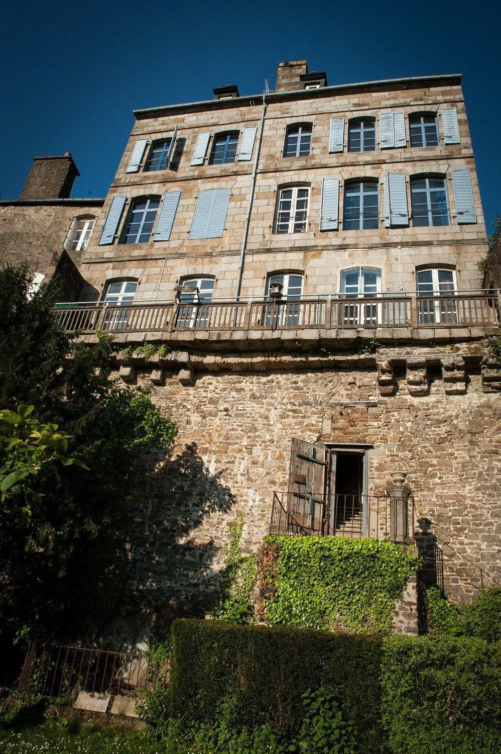 Property building in Mercier de Montigny - Les Chambres du Beffroi - SPA et Massage