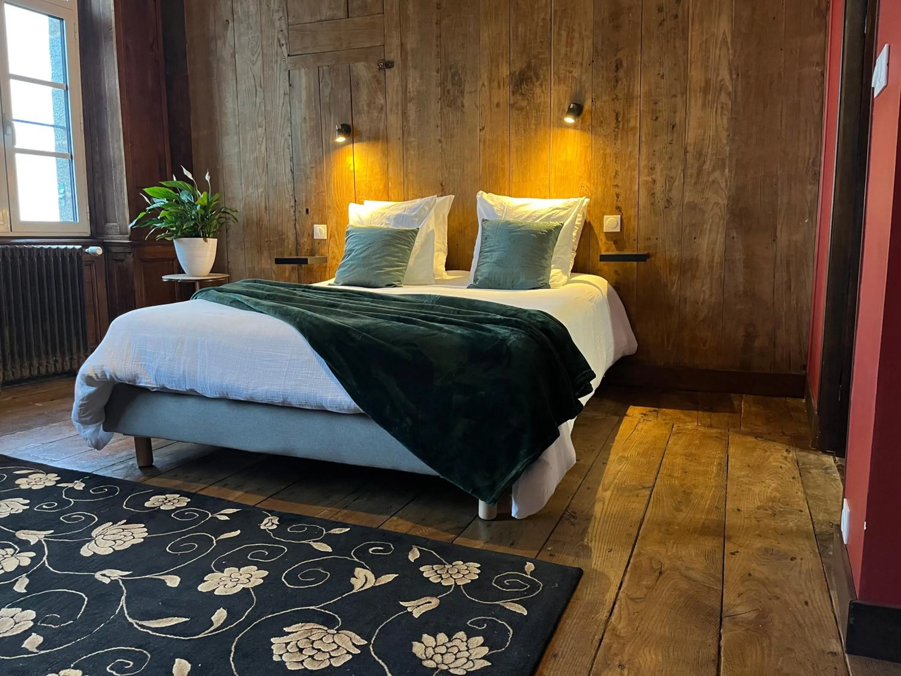 Bed in Mercier de Montigny - Les Chambres du Beffroi - SPA et Massage