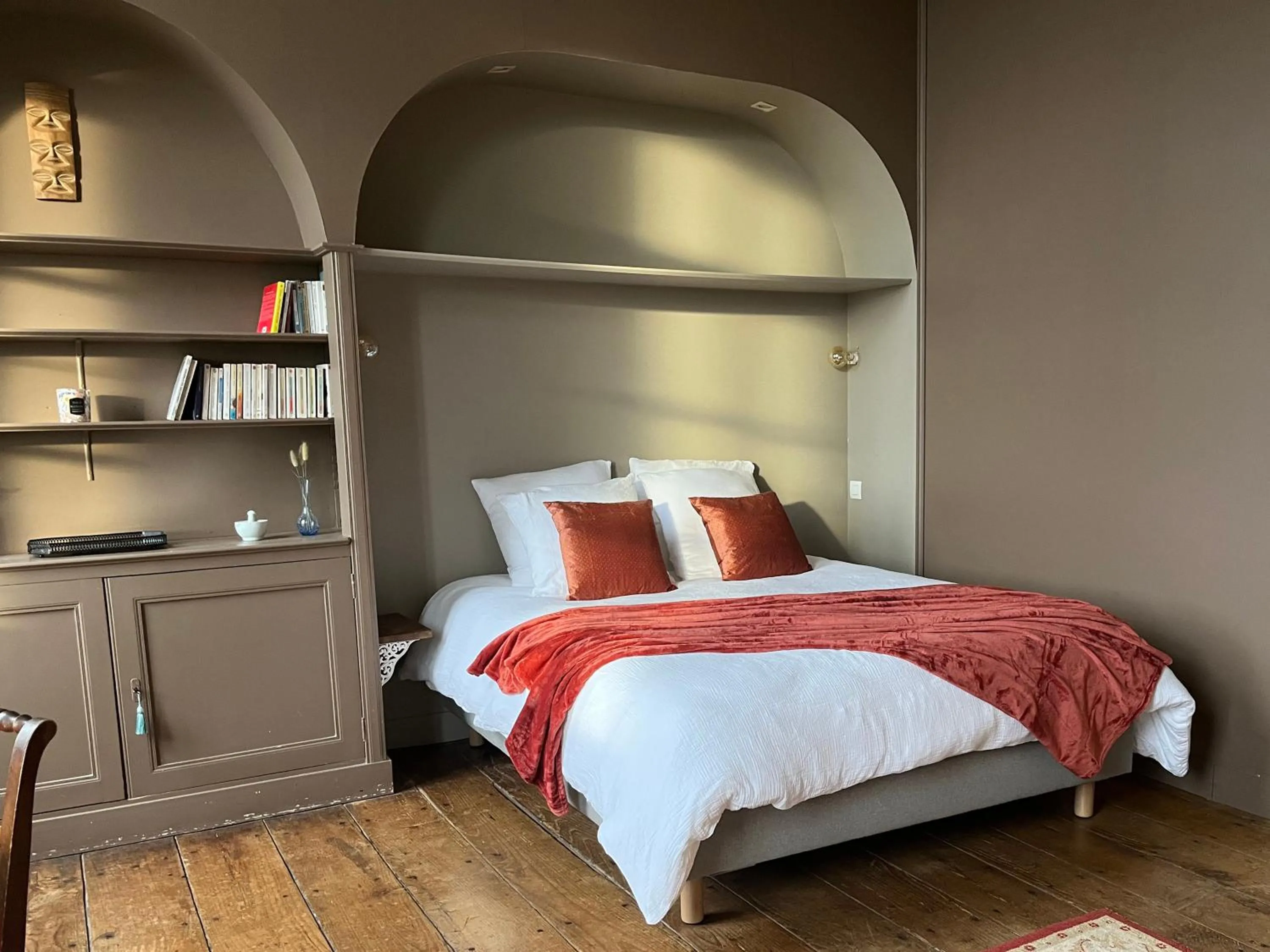 Bed in Mercier de Montigny - Les Chambres du Beffroi - SPA et Massage