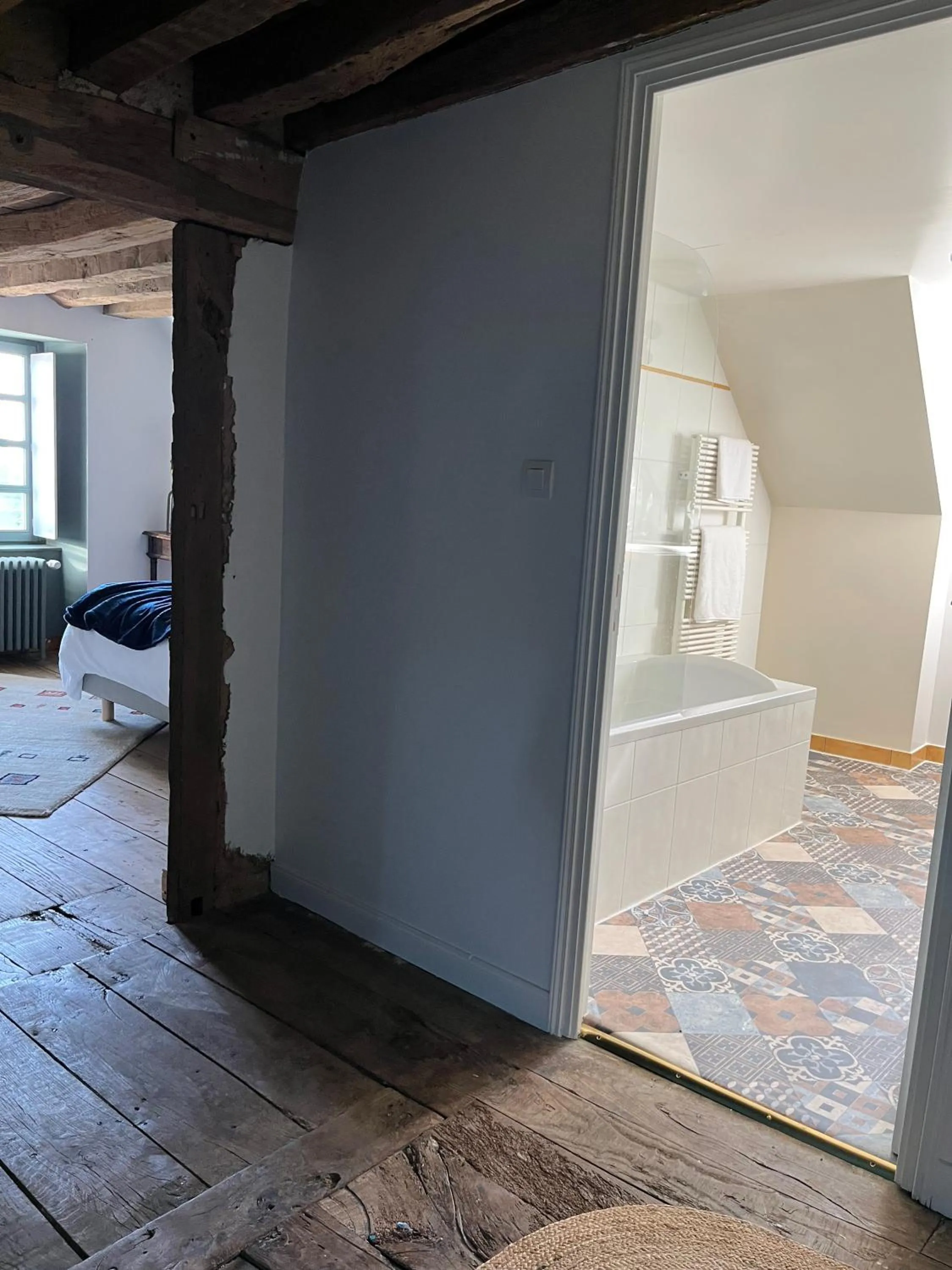Bed in Mercier de Montigny - Les Chambres du Beffroi - SPA et Massage