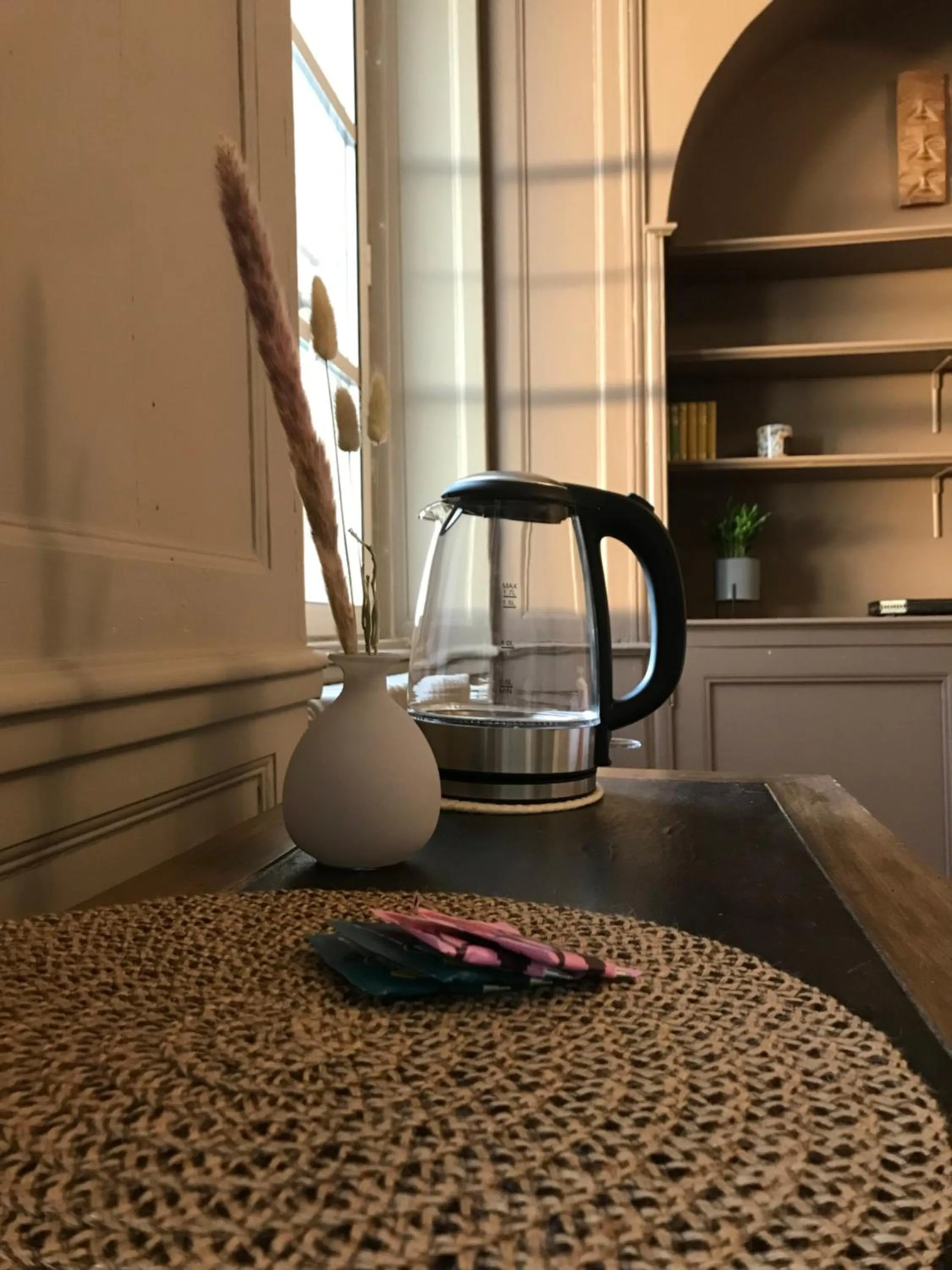 Coffee/tea facilities in Mercier de Montigny - Les Chambres du Beffroi - SPA et Massage