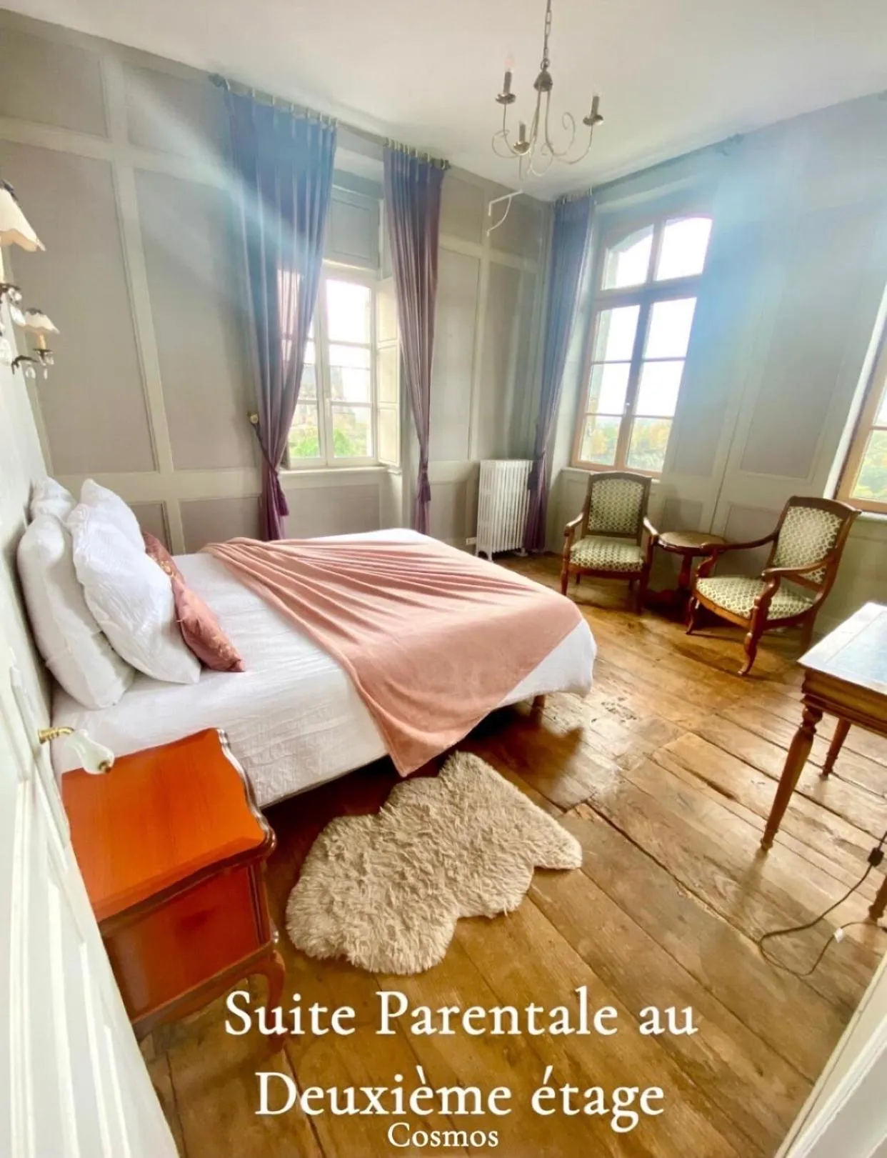 Bed in Mercier de Montigny - Les Chambres du Beffroi - SPA et Massage