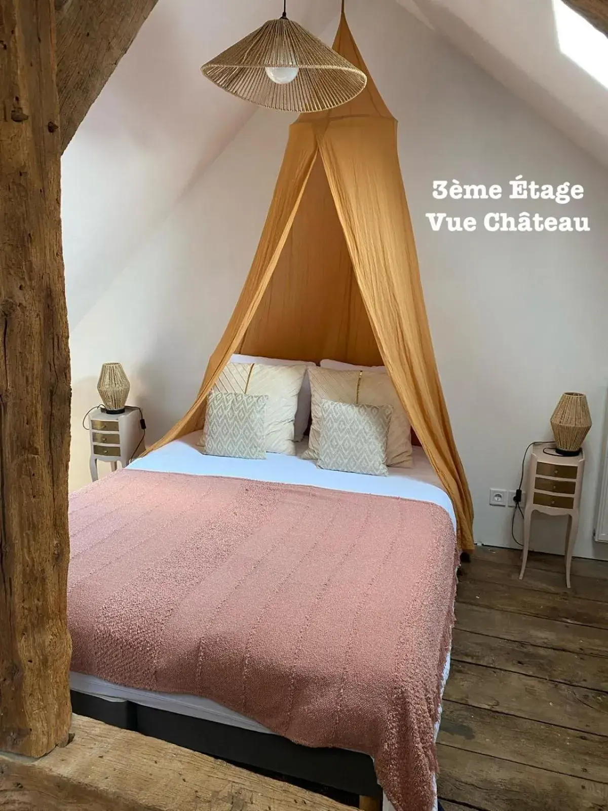 Double Room in Mercier de Montigny - Les Chambres du Beffroi - SPA et Massage Double Room in Mercier de Montigny - Les Chambres du Beffroi - SPA et Massage