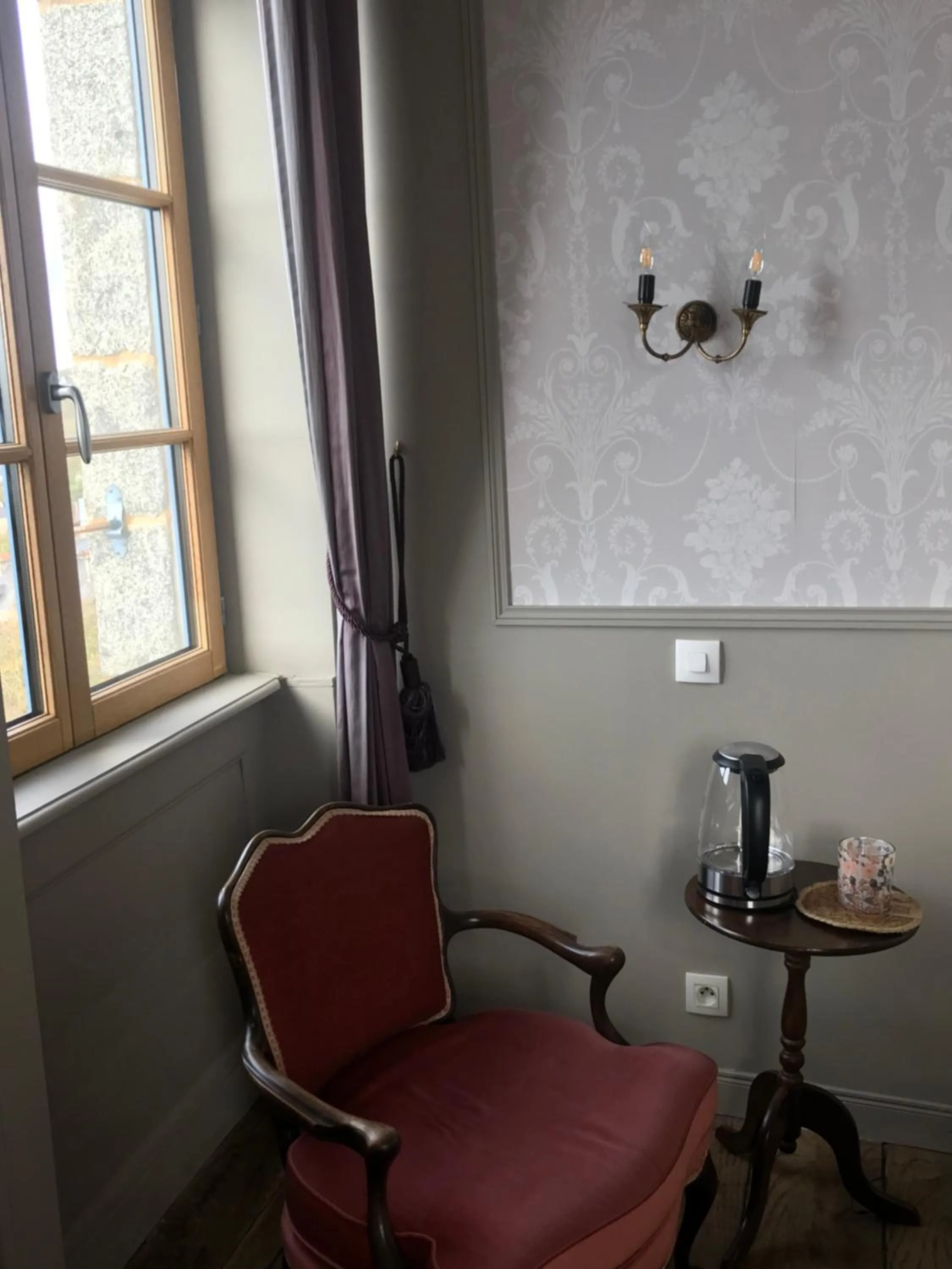 Coffee/tea facilities in Mercier de Montigny - Les Chambres du Beffroi - SPA et Massage