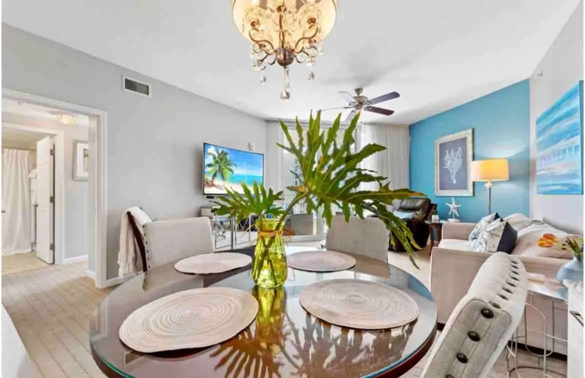 Pink Sunsets at the Palms of Destin Across from Beach, Heated Pool Shuttle & Dining