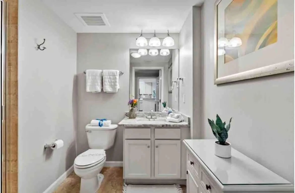 Pink Sunsets at the Palms of Destin Across from Beach, Heated Pool Shuttle & Dining