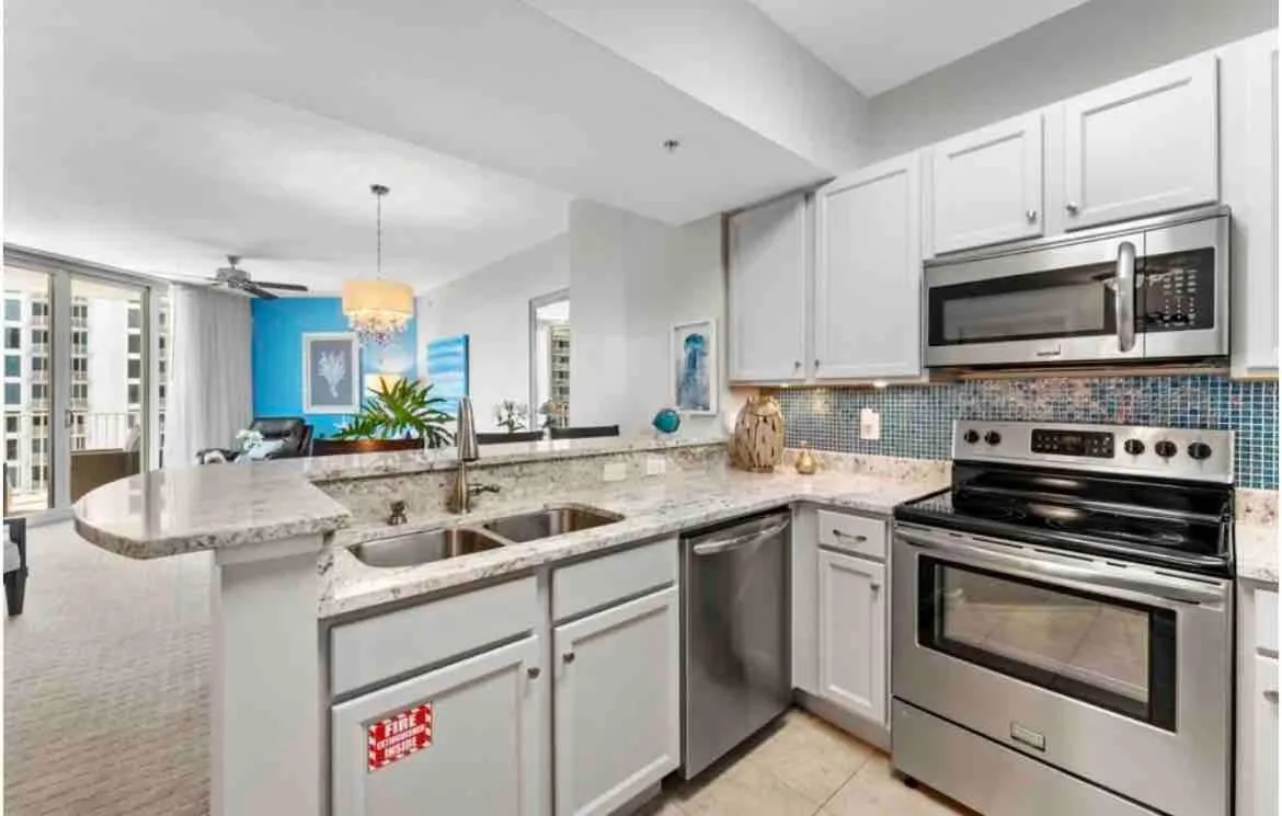 Pink Sunsets at the Palms of Destin Across from Beach, Heated Pool Shuttle & Dining