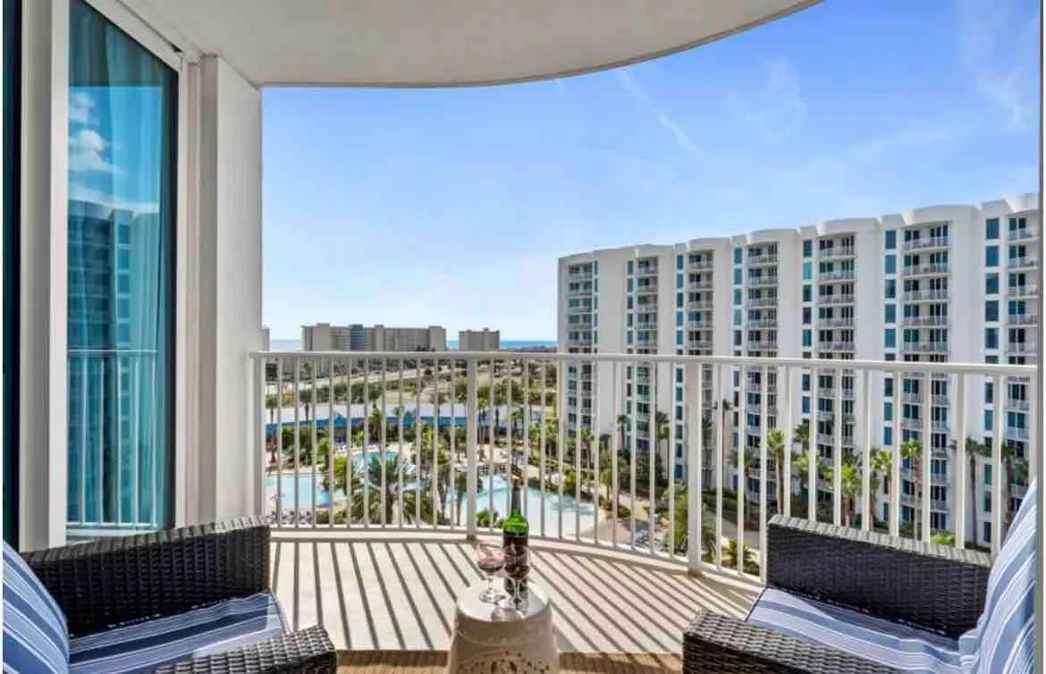 Pink Sunsets at the Palms of Destin Across from Beach, Heated Pool Shuttle & Dining