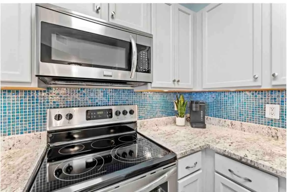 Pink Sunsets at the Palms of Destin Across from Beach, Heated Pool Shuttle & Dining