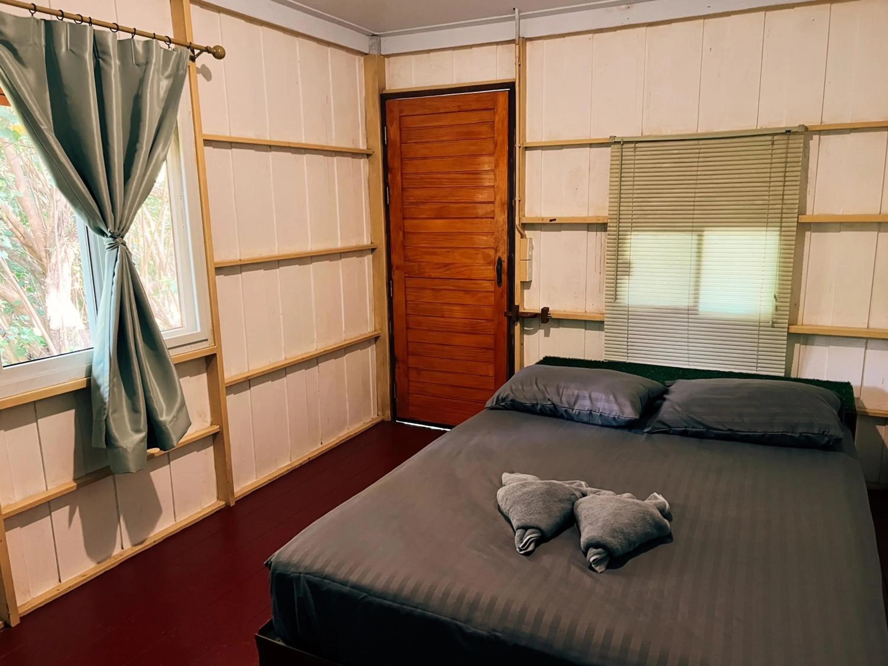 Bed in LONELY GROOVE