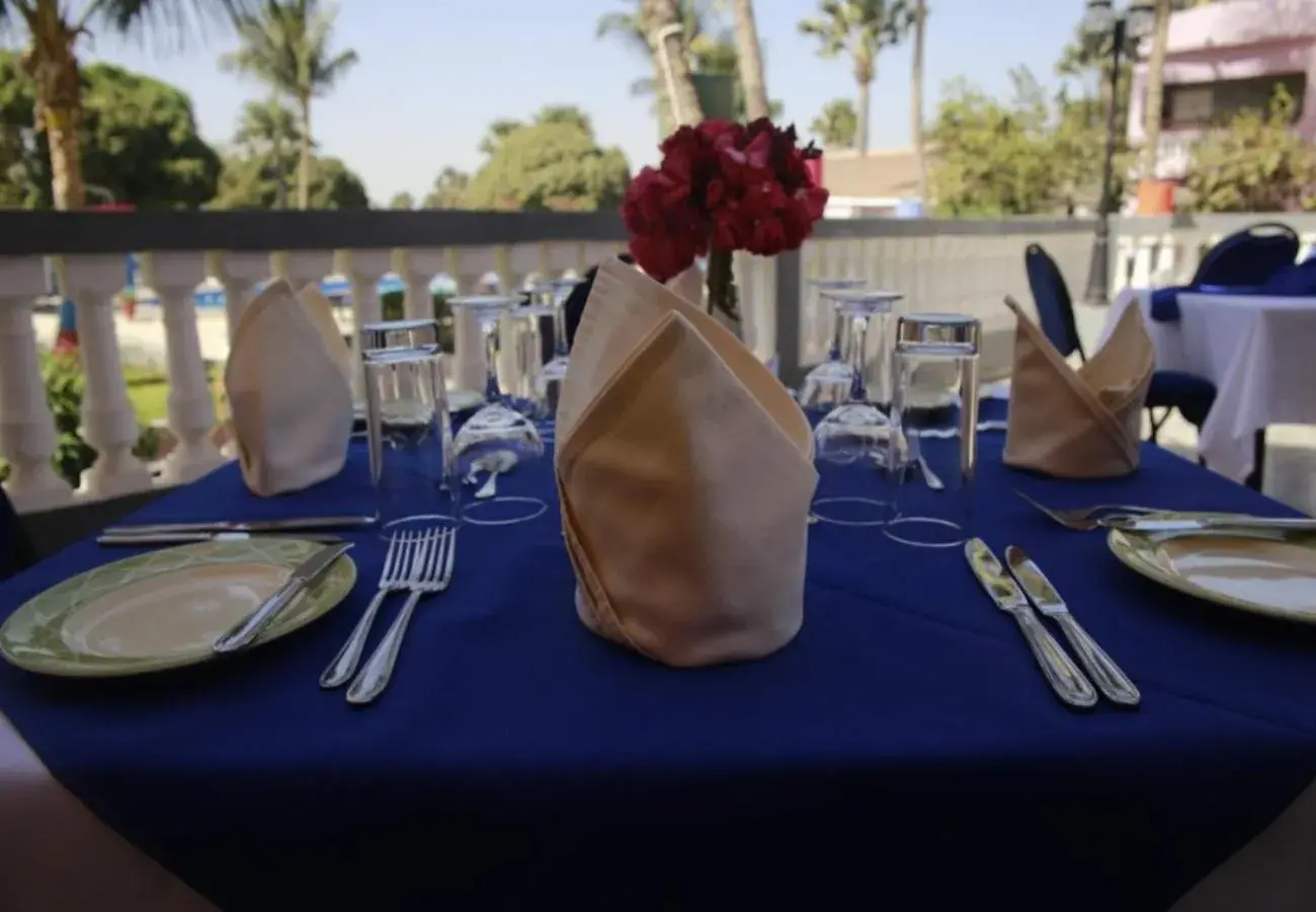 Restaurant/places to eat in Mansea Beach Hotel Restaurant/places to eat in Mansea Beach Hotel