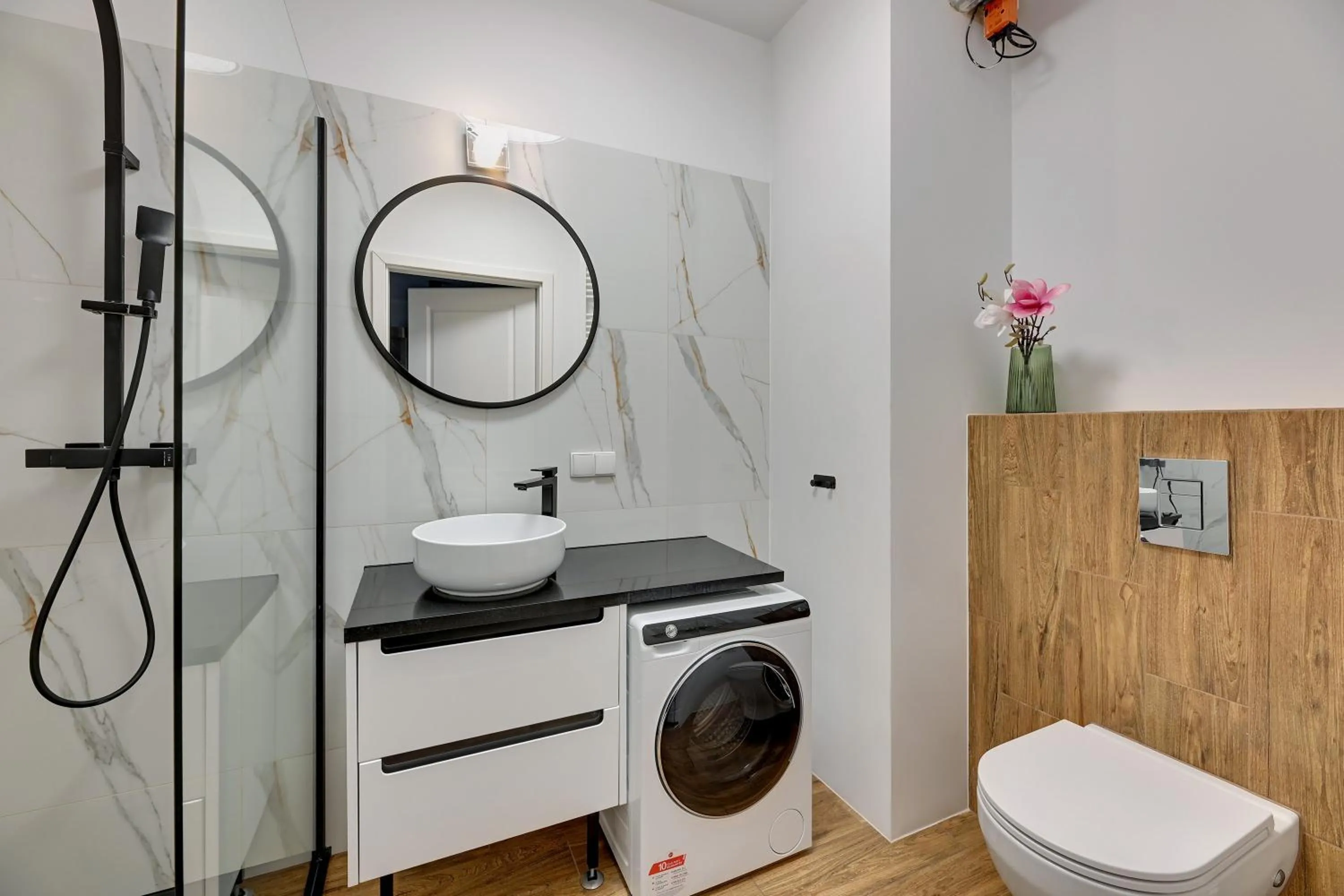 Toilet in RentPlanet - Apartamenty Chlebova II