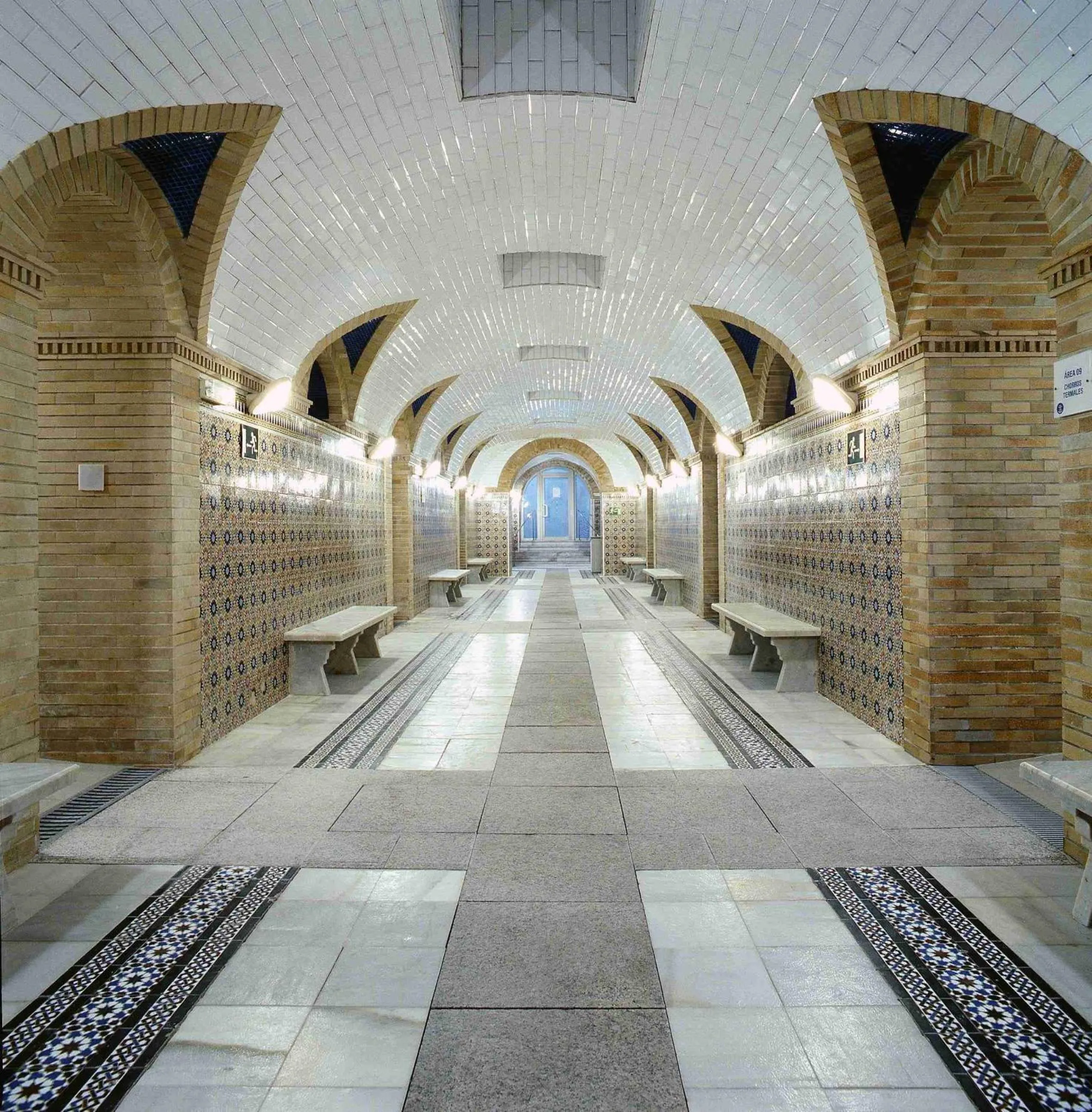 Hot Spring Bath in Balneario de Archena - Hotel Termas