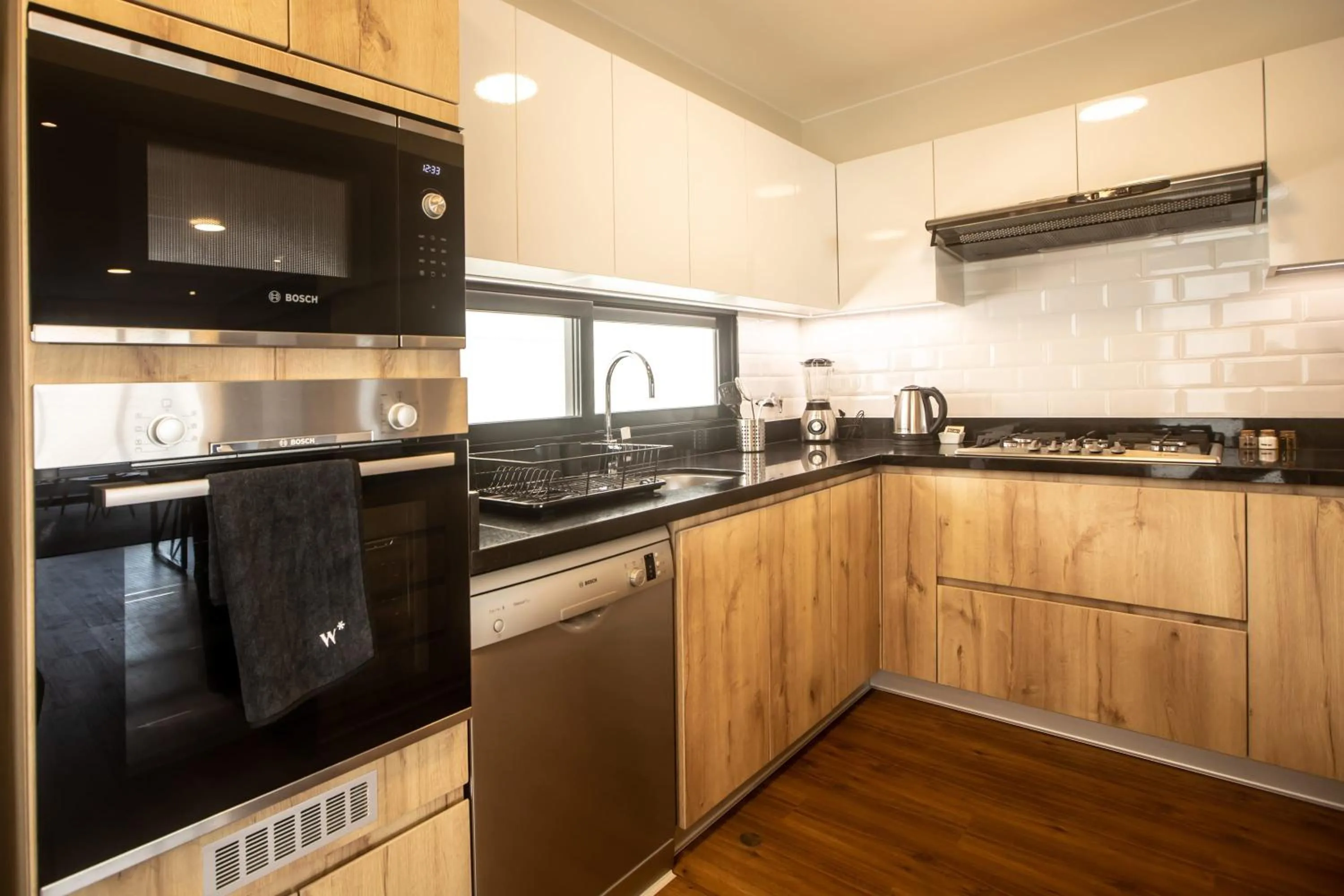 Alcanfores 1262 by Wynwood House