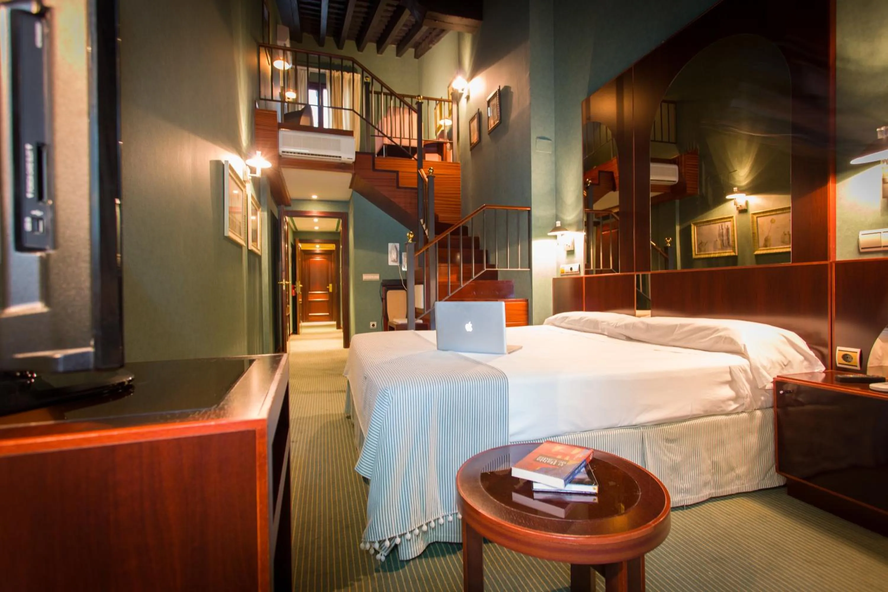 Seating area, Bed in Hotel Soho Boutique Jerez