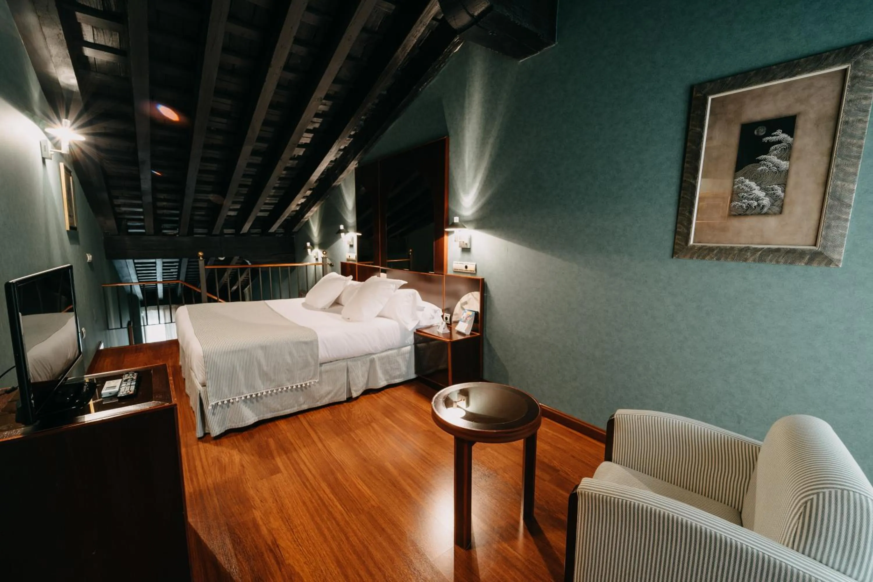 Photo of the whole room, Bed in Hotel Soho Boutique Jerez