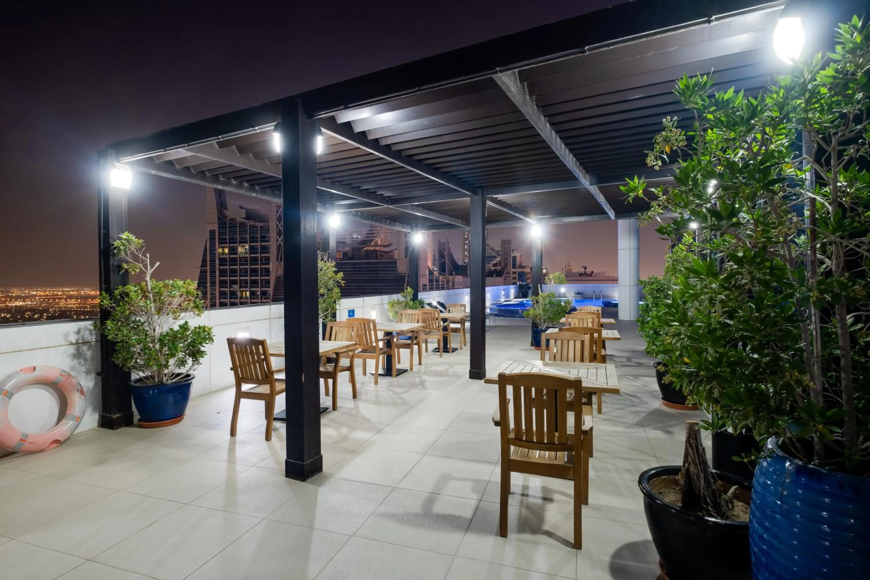Patio in Luxury Apt - Rooftop Pool - City View
