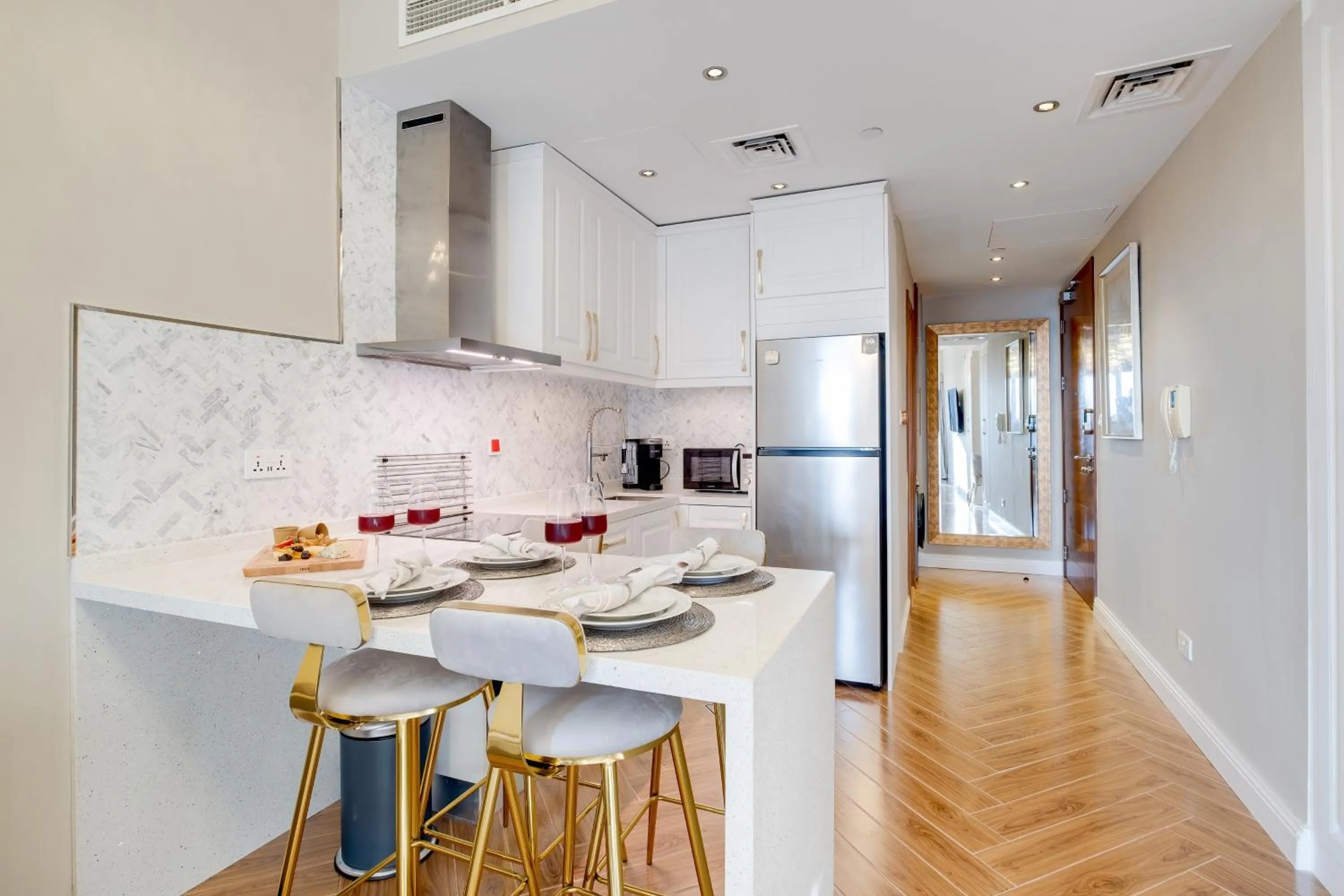 Coffee/tea facilities in Luxury Apt - Rooftop Pool - City View