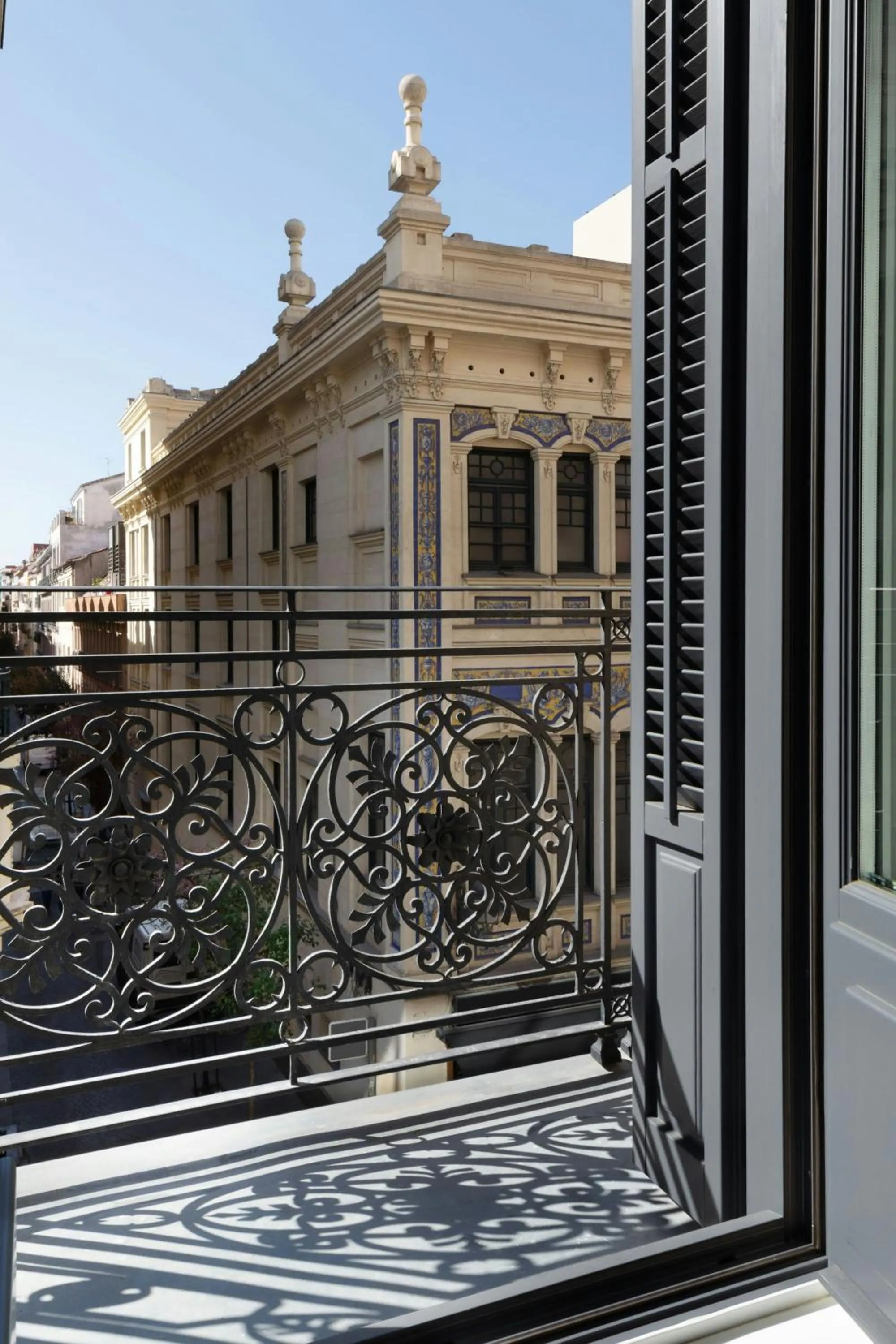 Photo of the whole room in JW Marriott Hotel Madrid