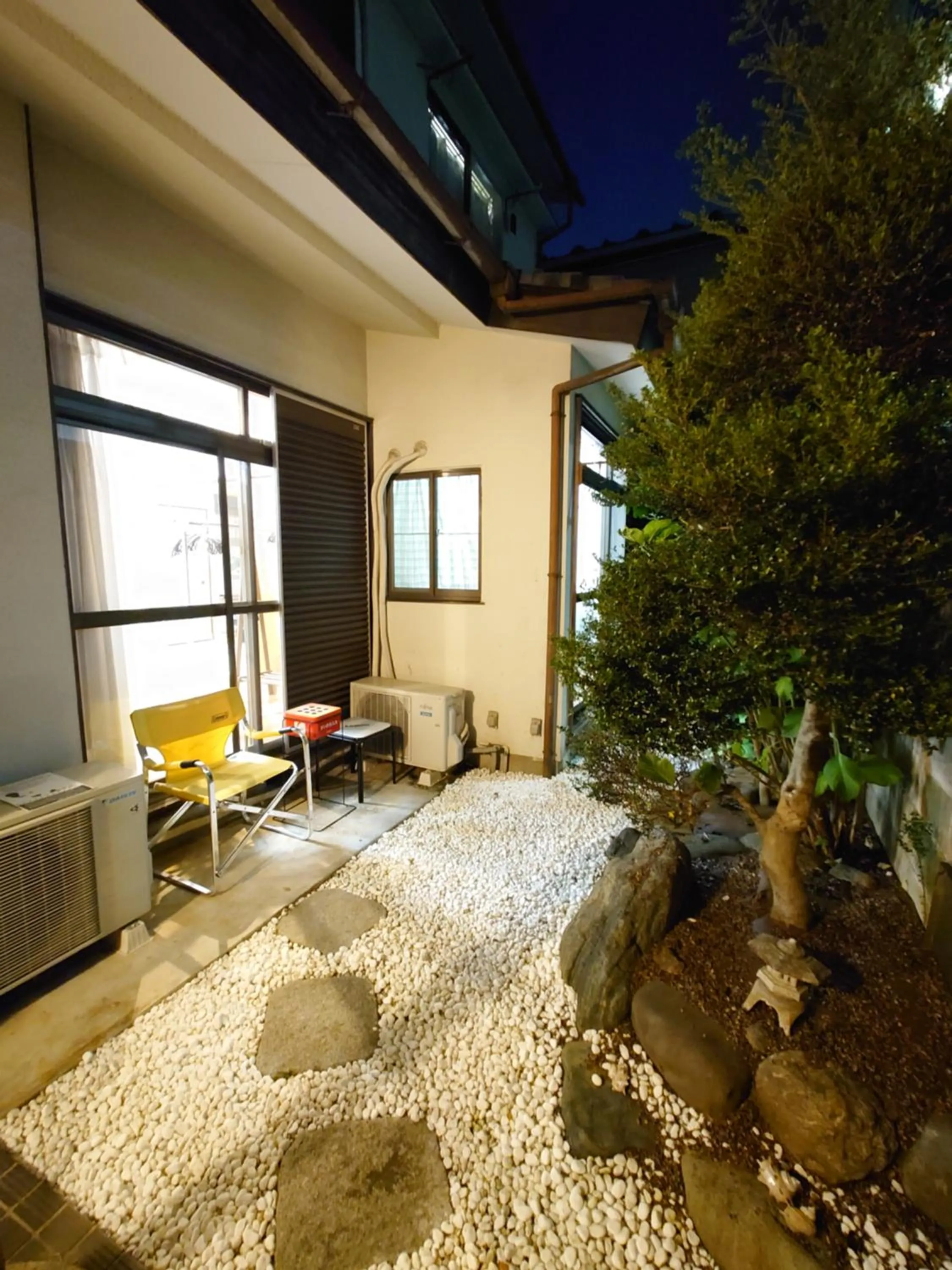 season guest house in nishi shinjuku 100 square meters, 4 bedrooms, 2 living rooms
