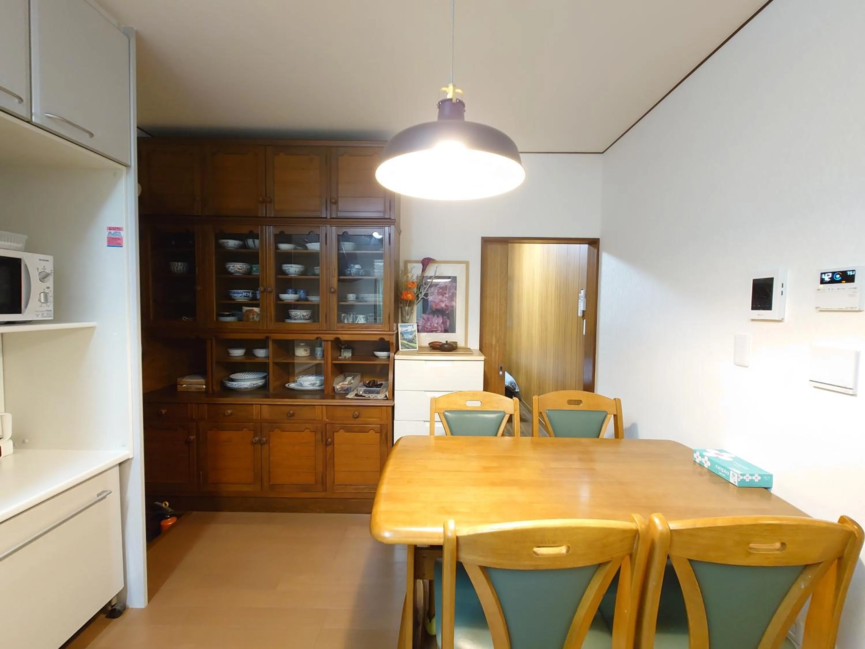 season guest house in nishi shinjuku 100 square meters, 4 bedrooms, 2 living rooms