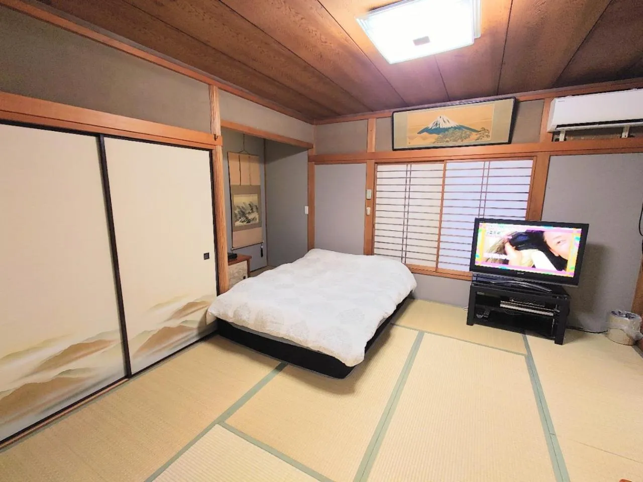Bed in season guest house in nishi shinjuku 100 square meters, 4 bedrooms, 2 living rooms