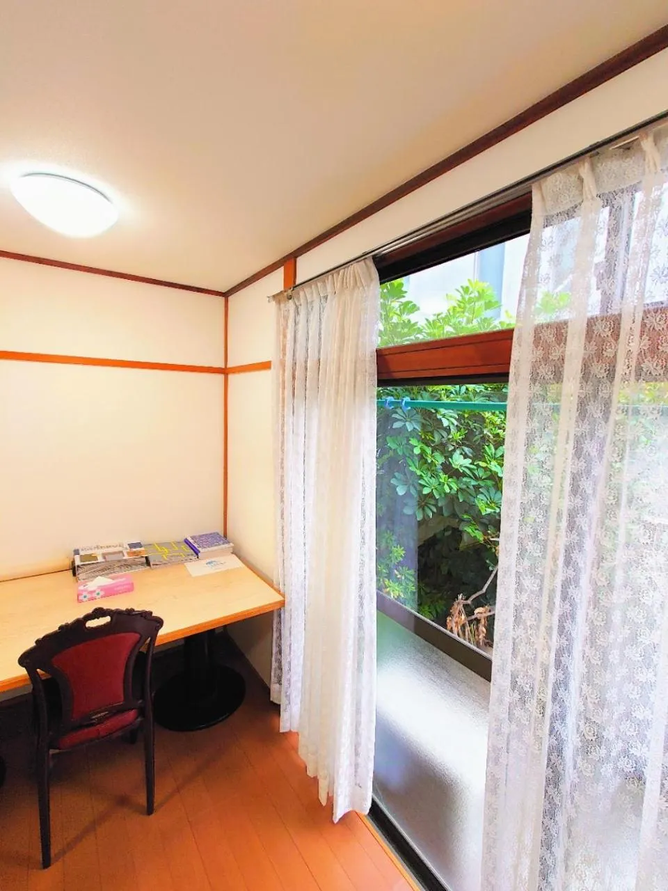 season guest house in nishi shinjuku 100 square meters, 4 bedrooms, 2 living rooms