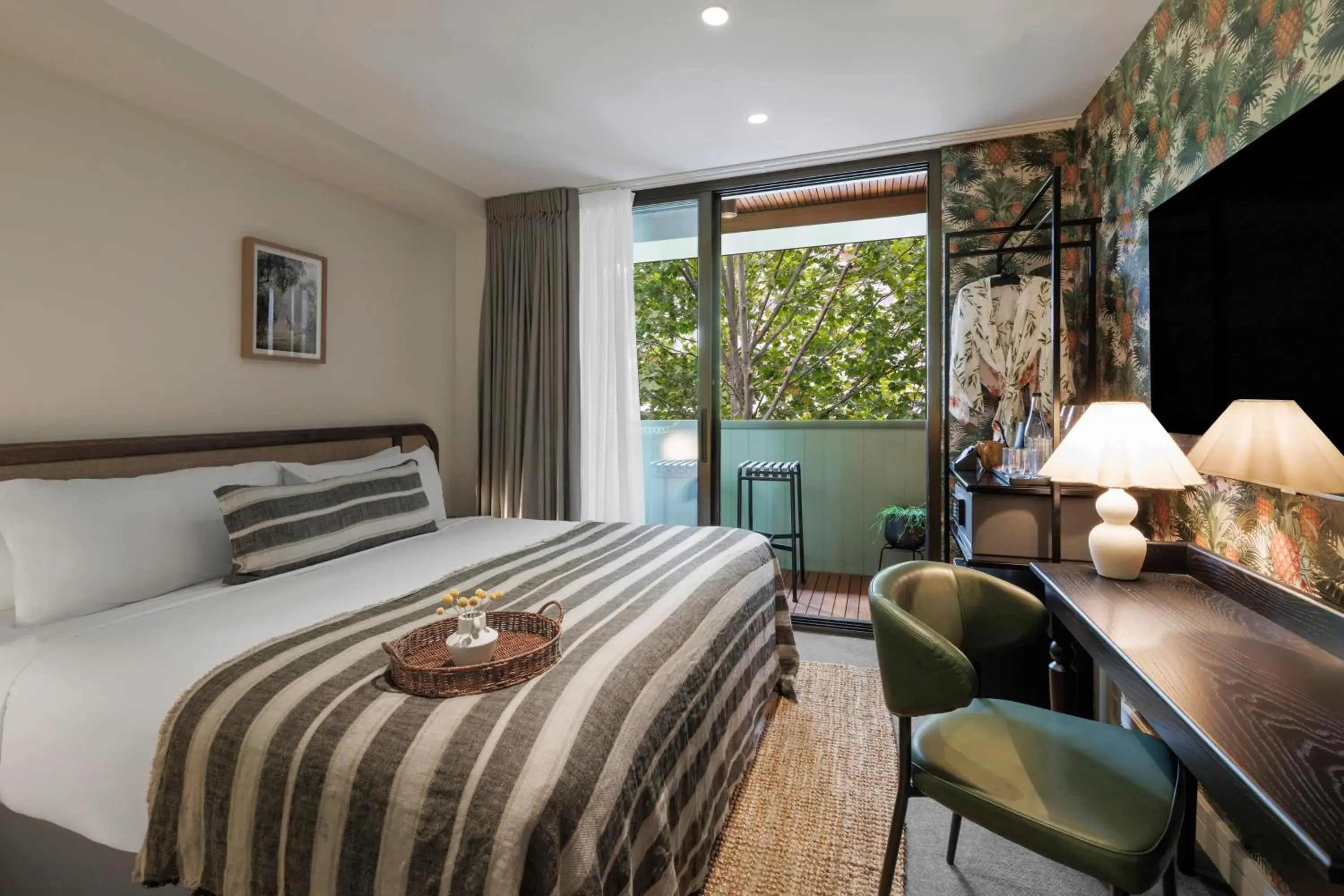 Balcony/Terrace, Bed in 202 Elizabeth Balcony/Terrace, Bed in 202 Elizabeth