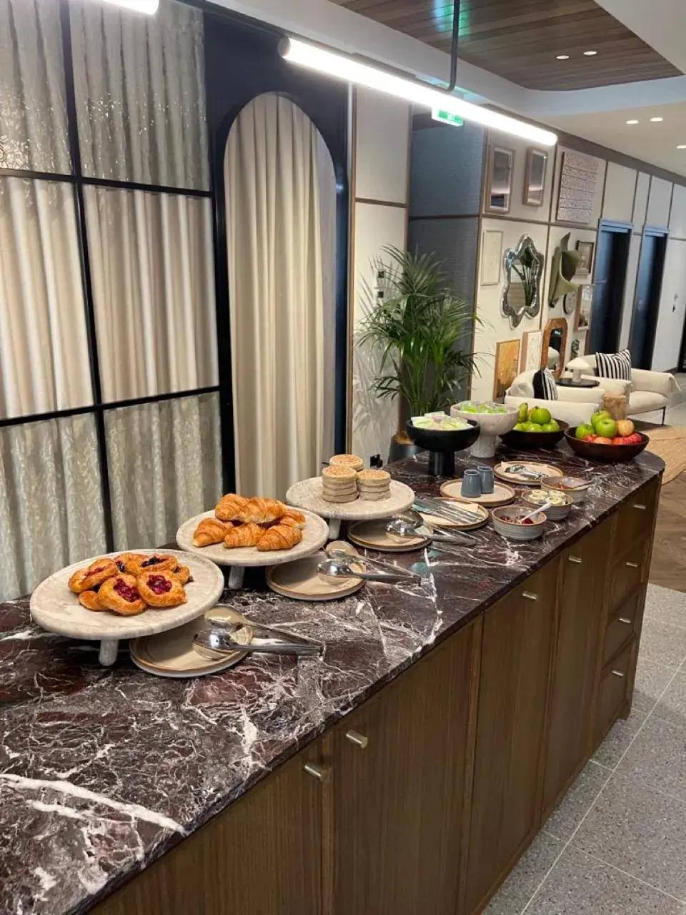 Breakfast in 202 Elizabeth Breakfast in 202 Elizabeth