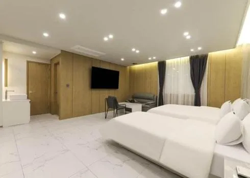 Bed in Gwangju Brown Dot Chungjang