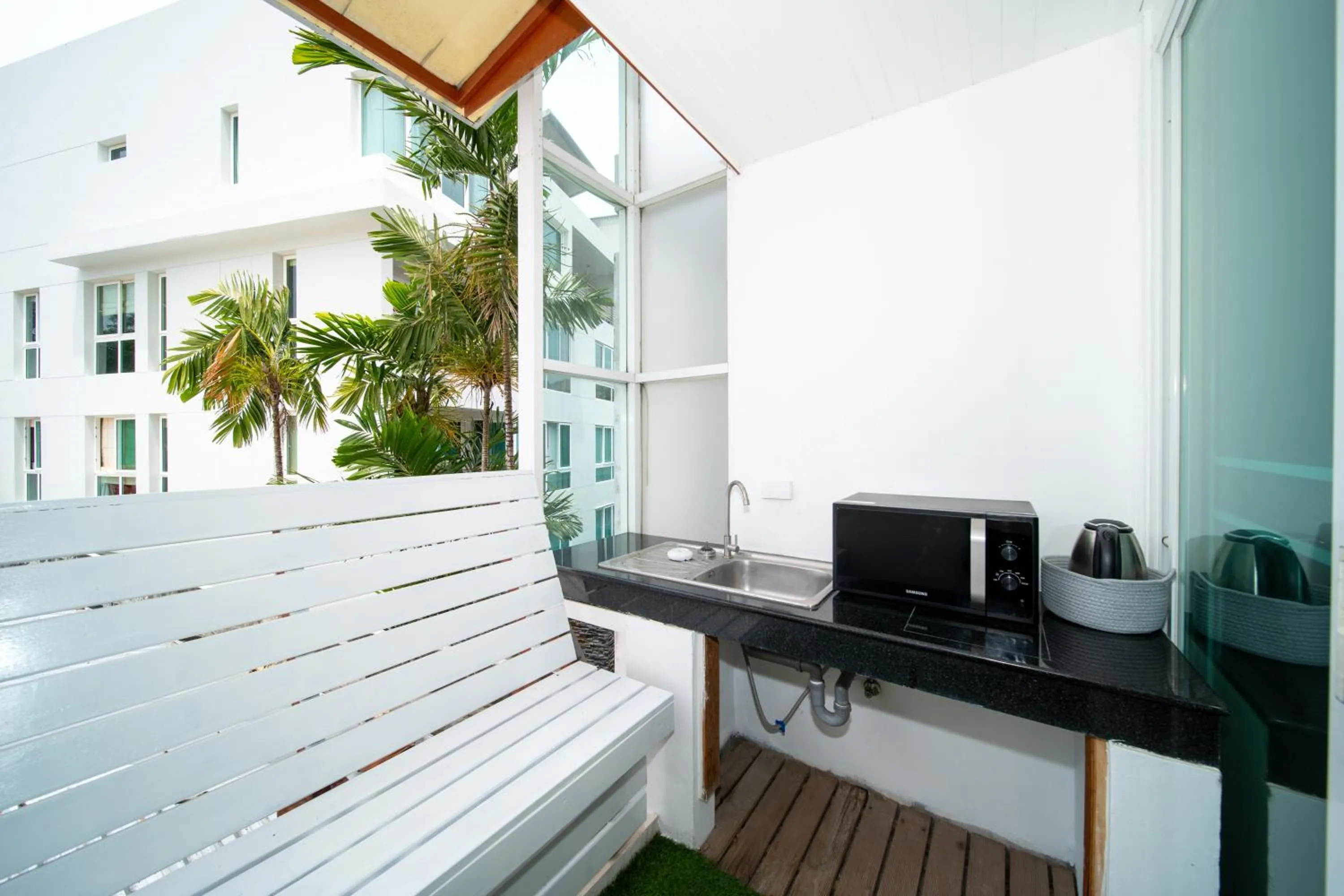 Balcony/Terrace in Catnip Seaside Hotel&Cafe