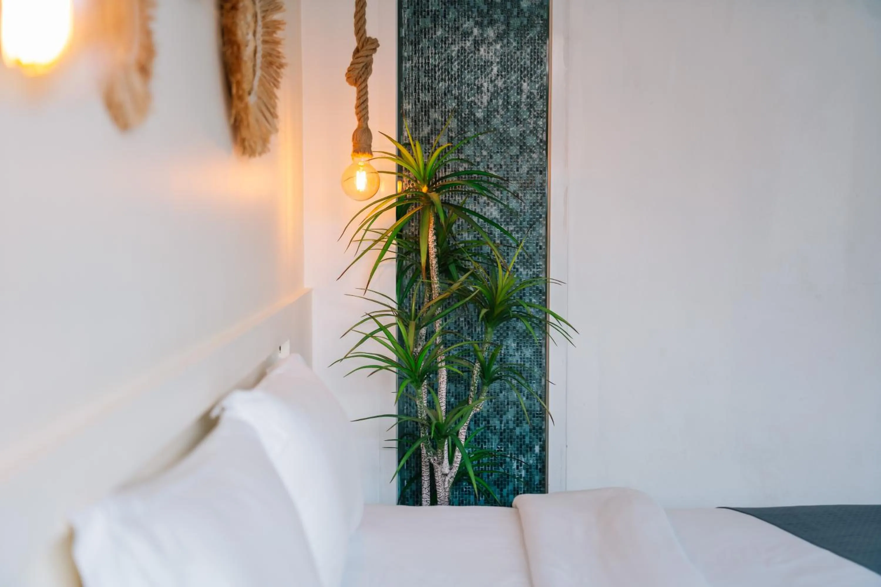 Bed in Catnip Seaside Hotel&Cafe