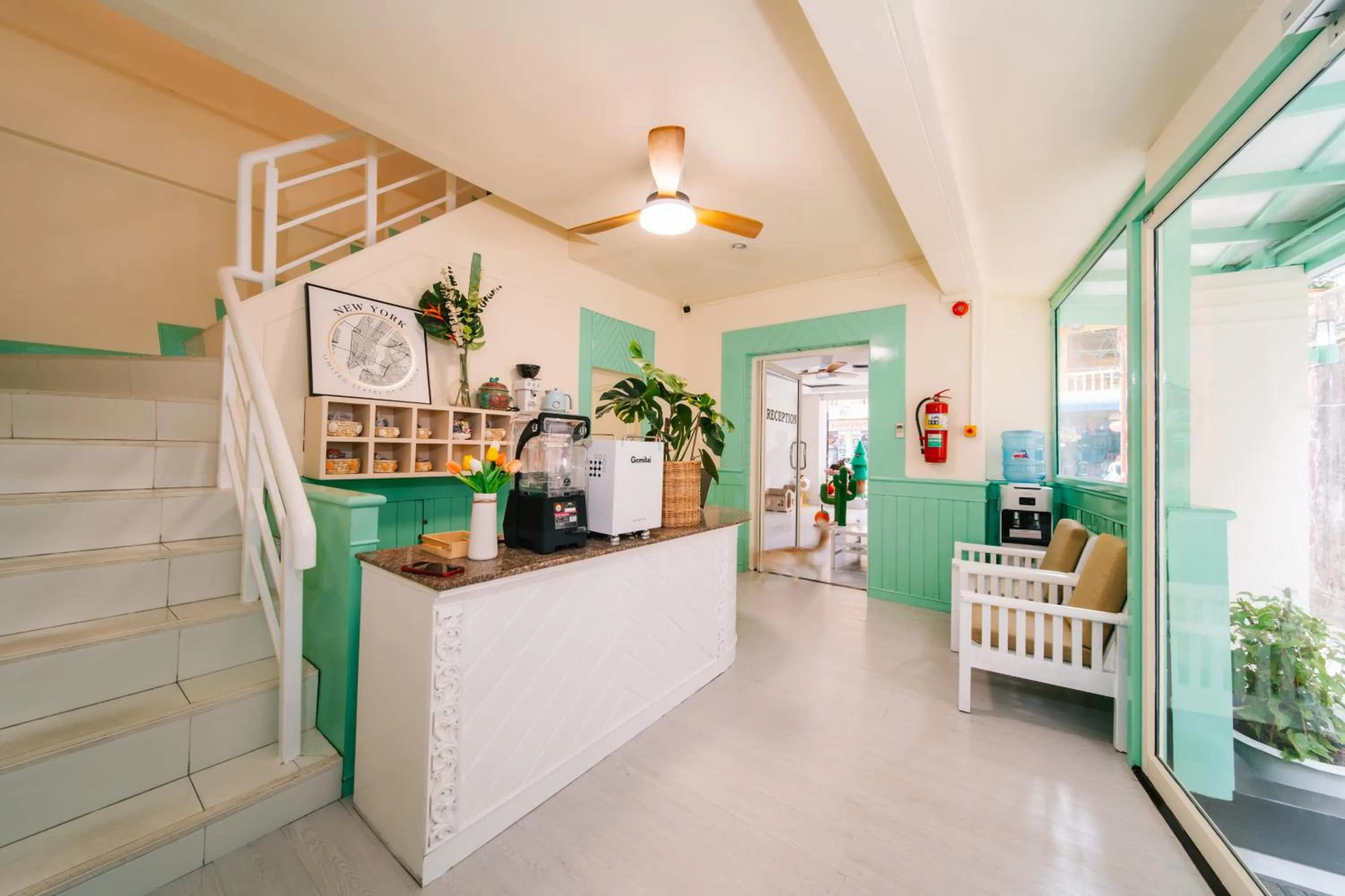 Lobby or reception in Catnip Seaside Hotel&Cafe