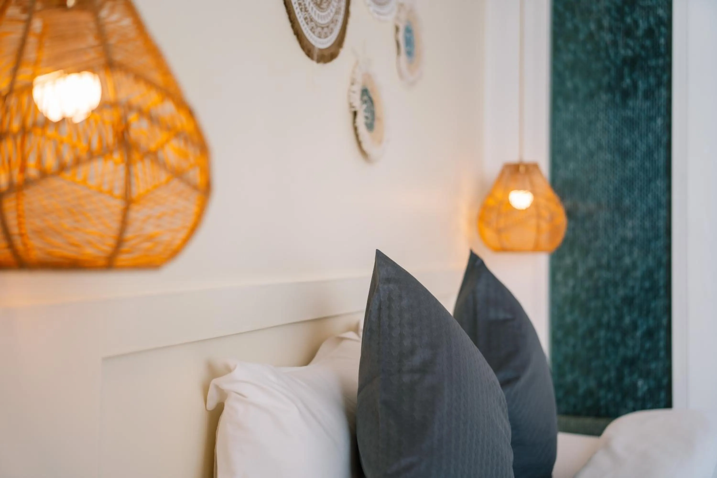 Bed in Catnip Seaside Hotel&Cafe