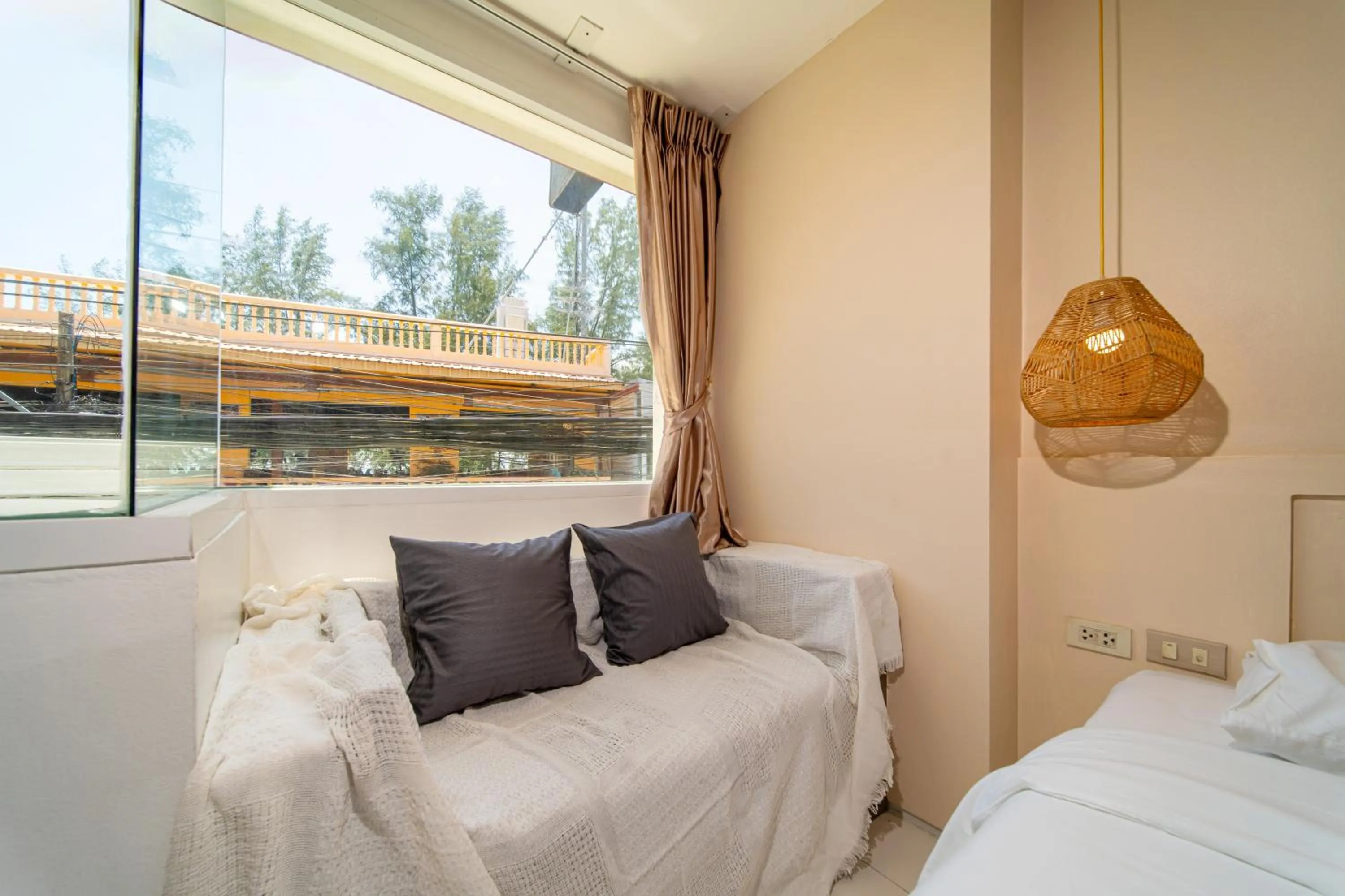 Bed in Catnip Seaside Hotel&Cafe