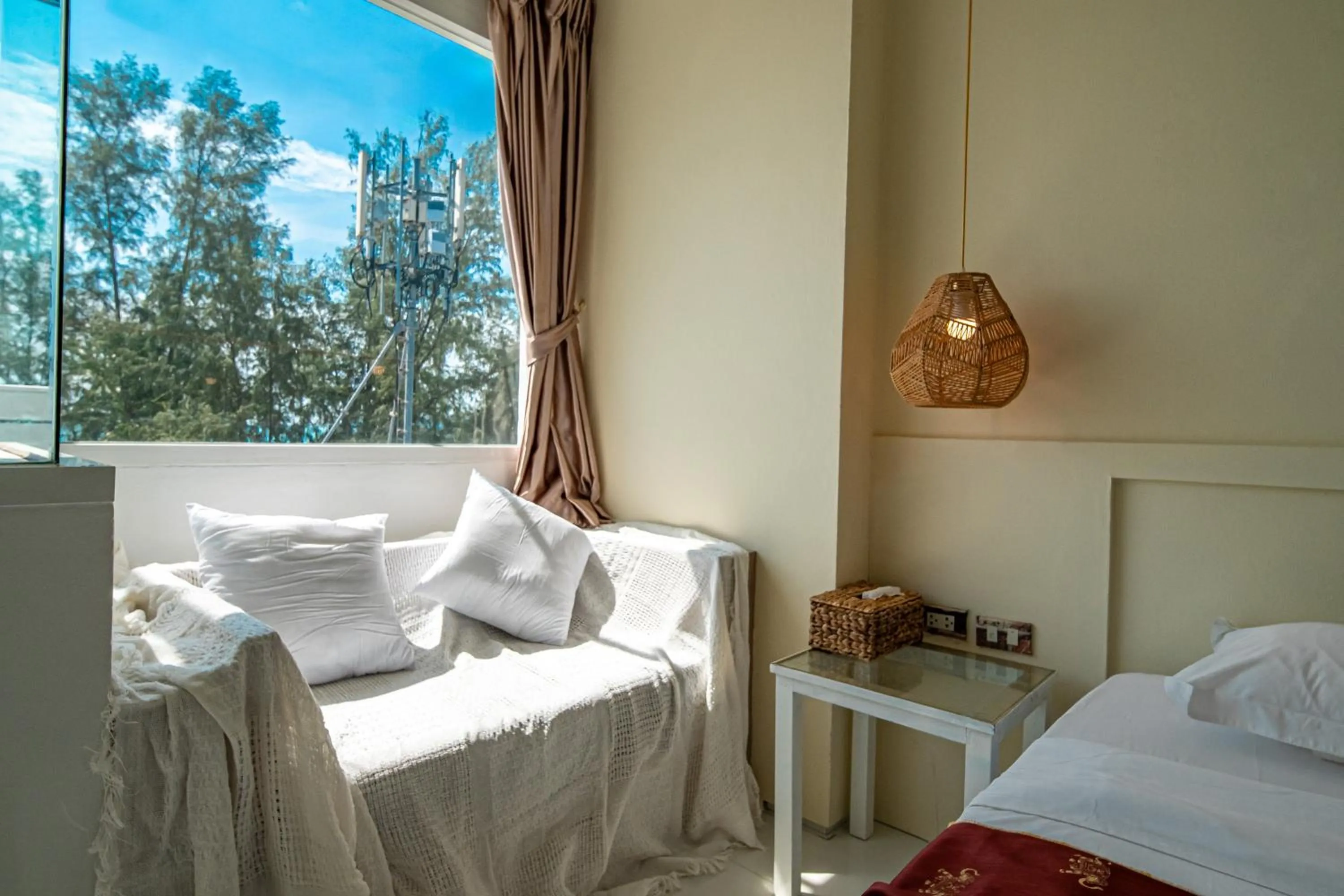 Bed in Catnip Seaside Hotel&Cafe