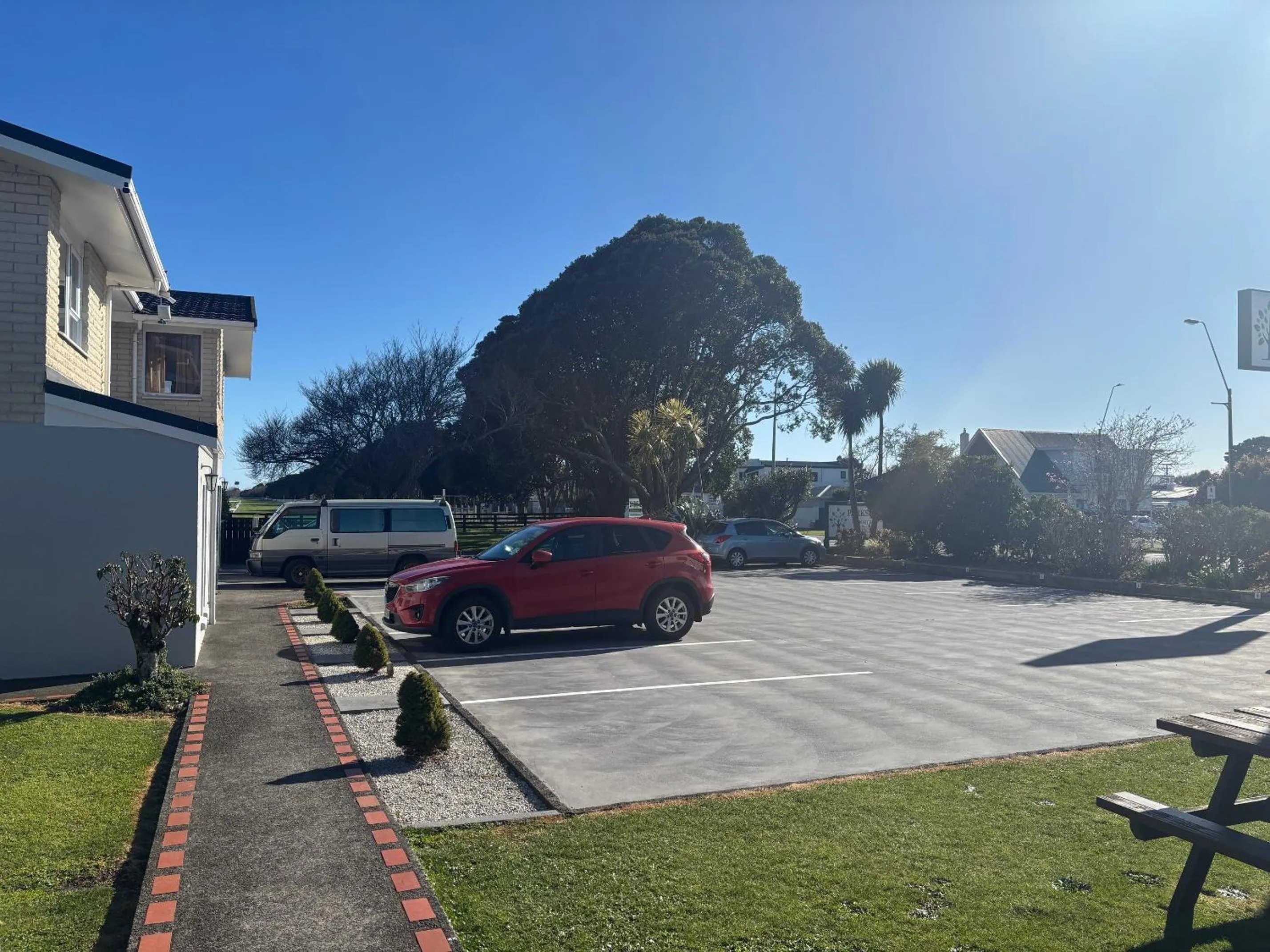 Parking in Parkside Motel and Apartments