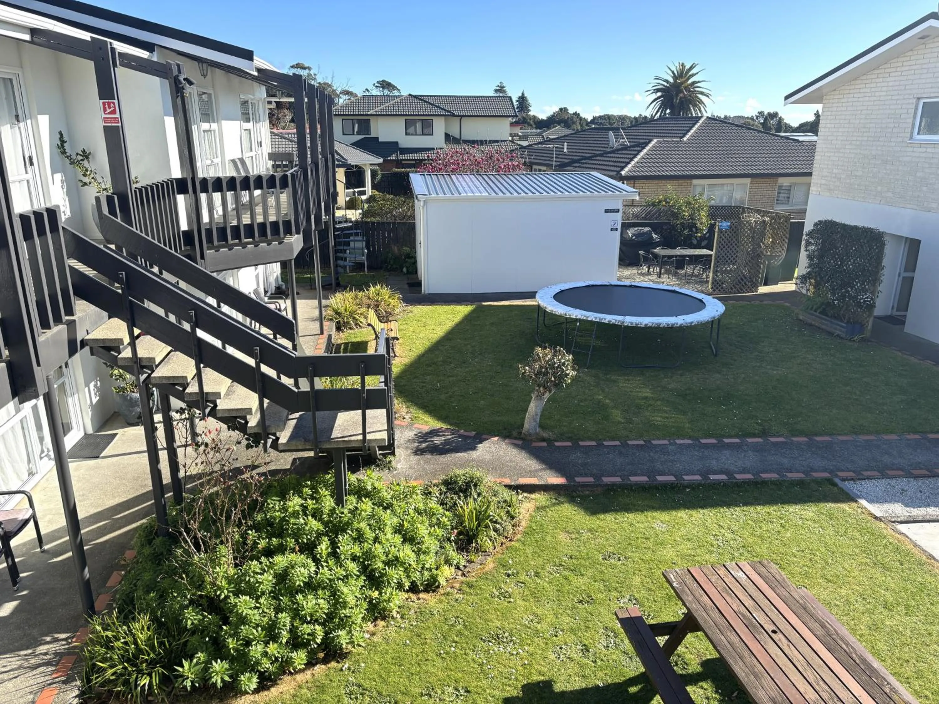 Garden view in Parkside Motel and Apartments