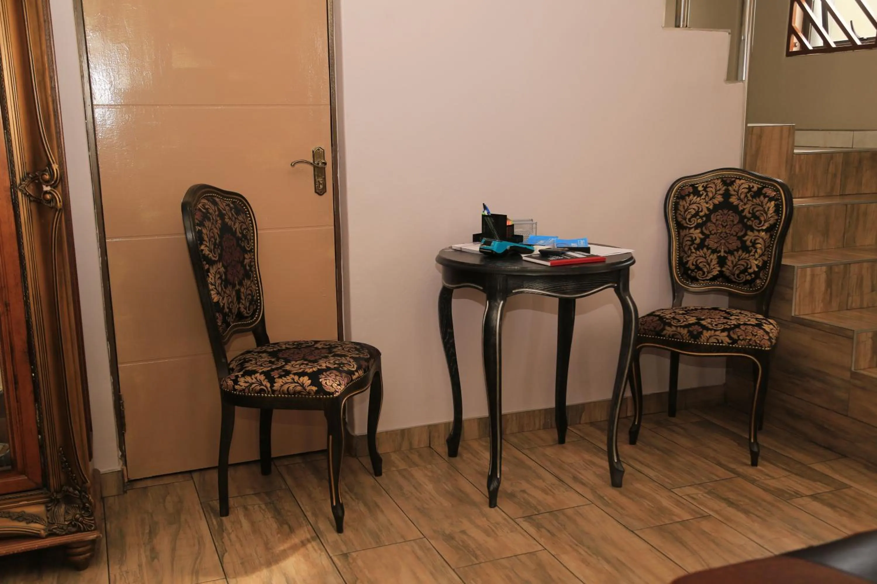 hair dresser in Coco Palm Bed & Breakfast