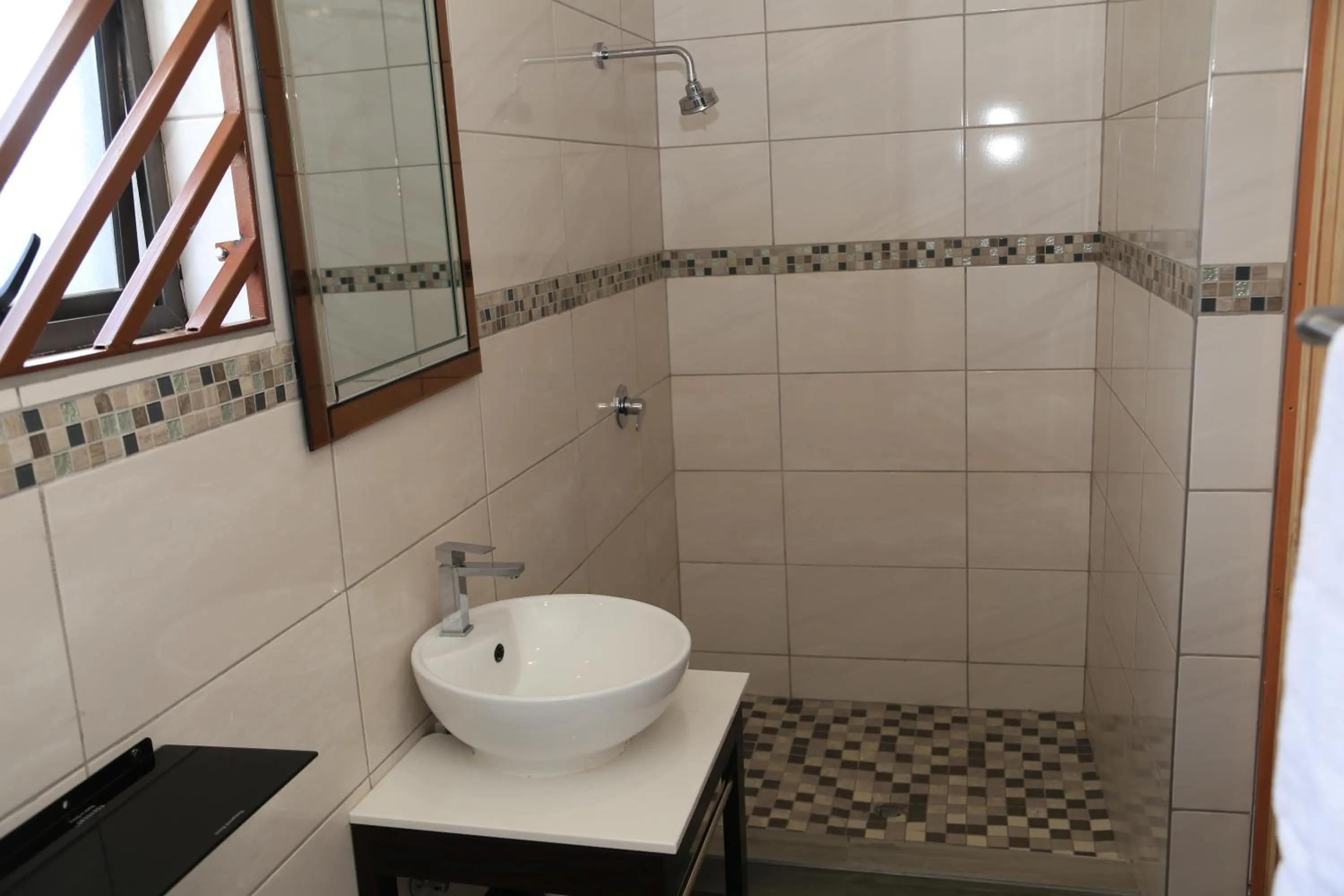 Shower in Coco Palm Bed & Breakfast