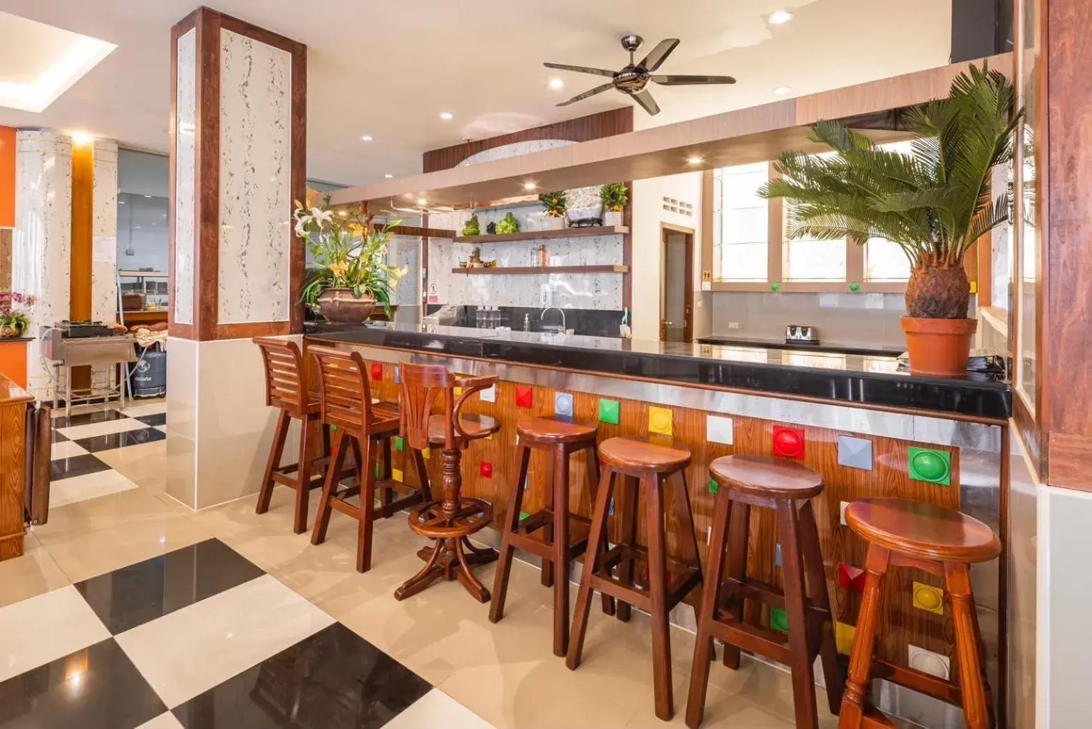 Restaurant/places to eat in Sun Shine Patong Restaurant/places to eat in Sun Shine Patong