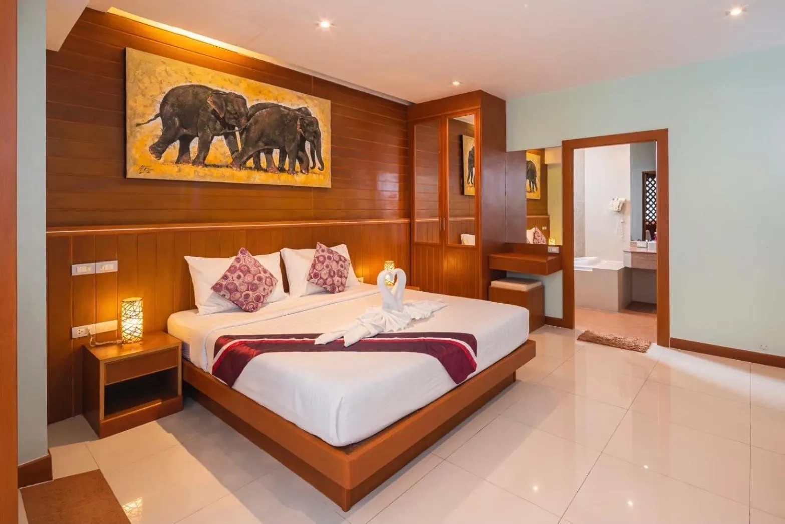 Photo of the whole room, Bed in Sun Shine Patong