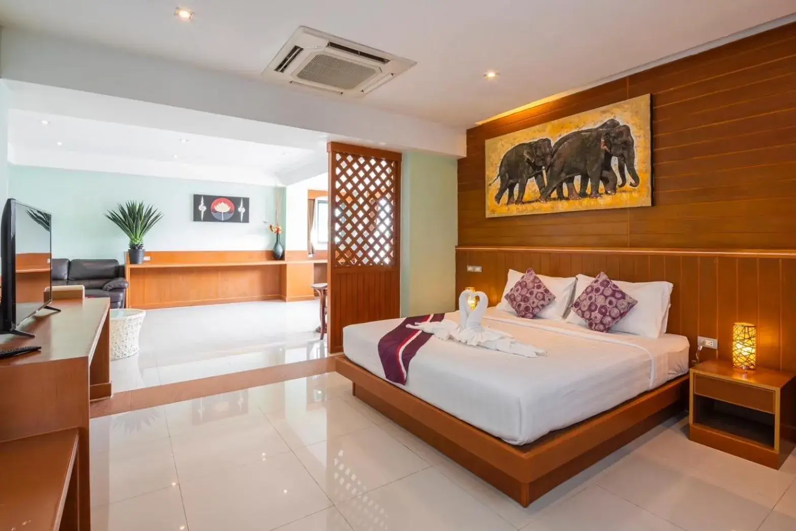 Deluxe Triple Room in Sun Shine Patong Deluxe Triple Room in Sun Shine Patong